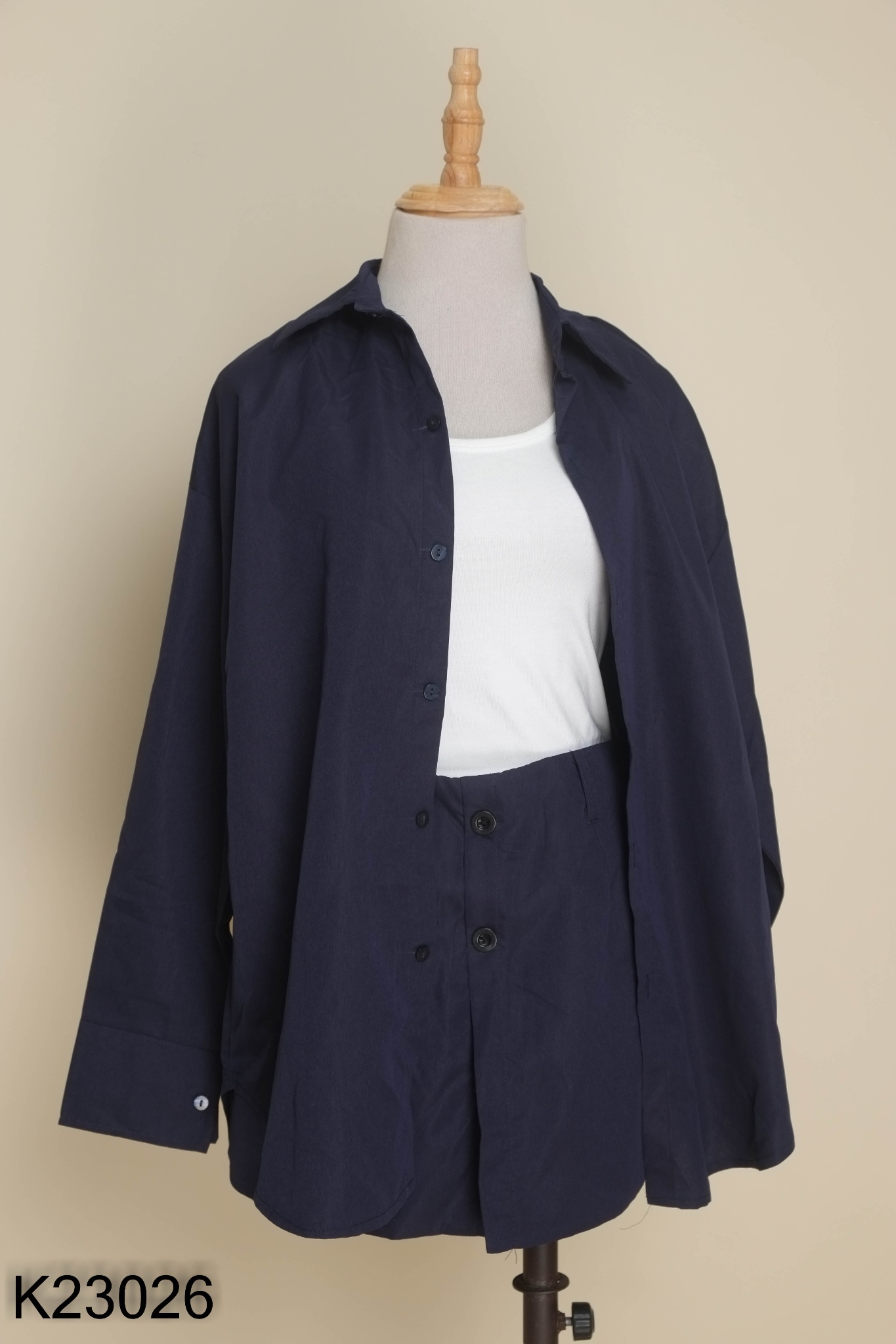 NEWTAG Set 3 món Áo sm xanh than + áo trắng + quần shorts