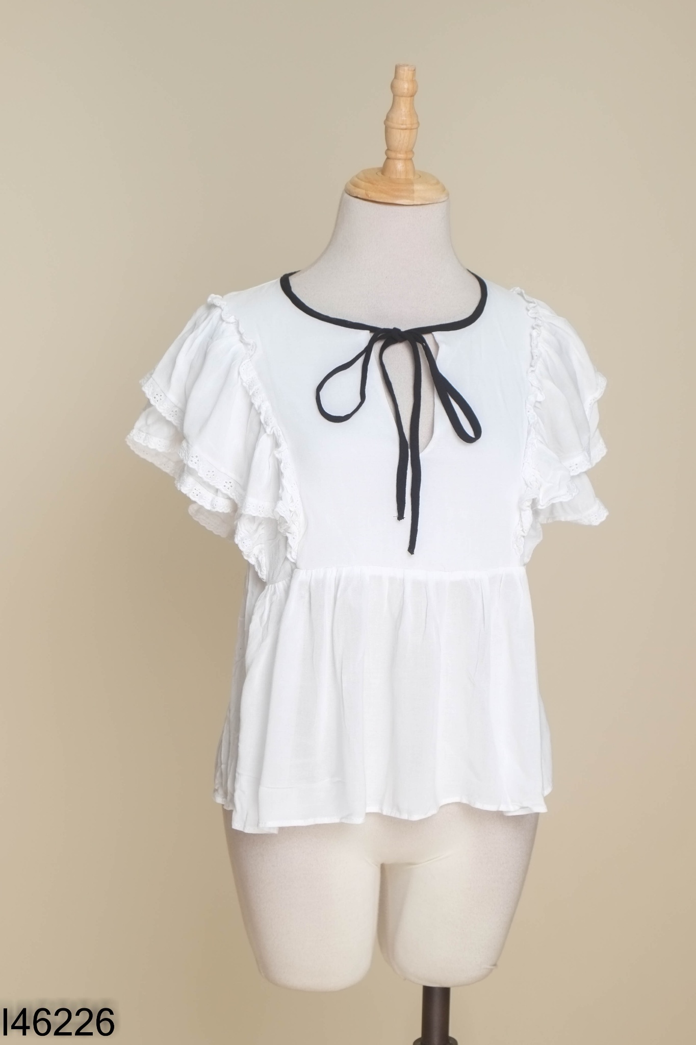 Áo đũi trắng ZARA bèo viền đen