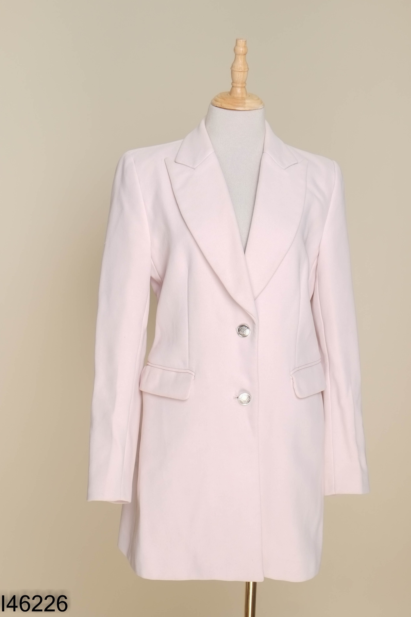 Áo be ZARA cúc bạc cổ vest (có vết bẩn nhỏ)