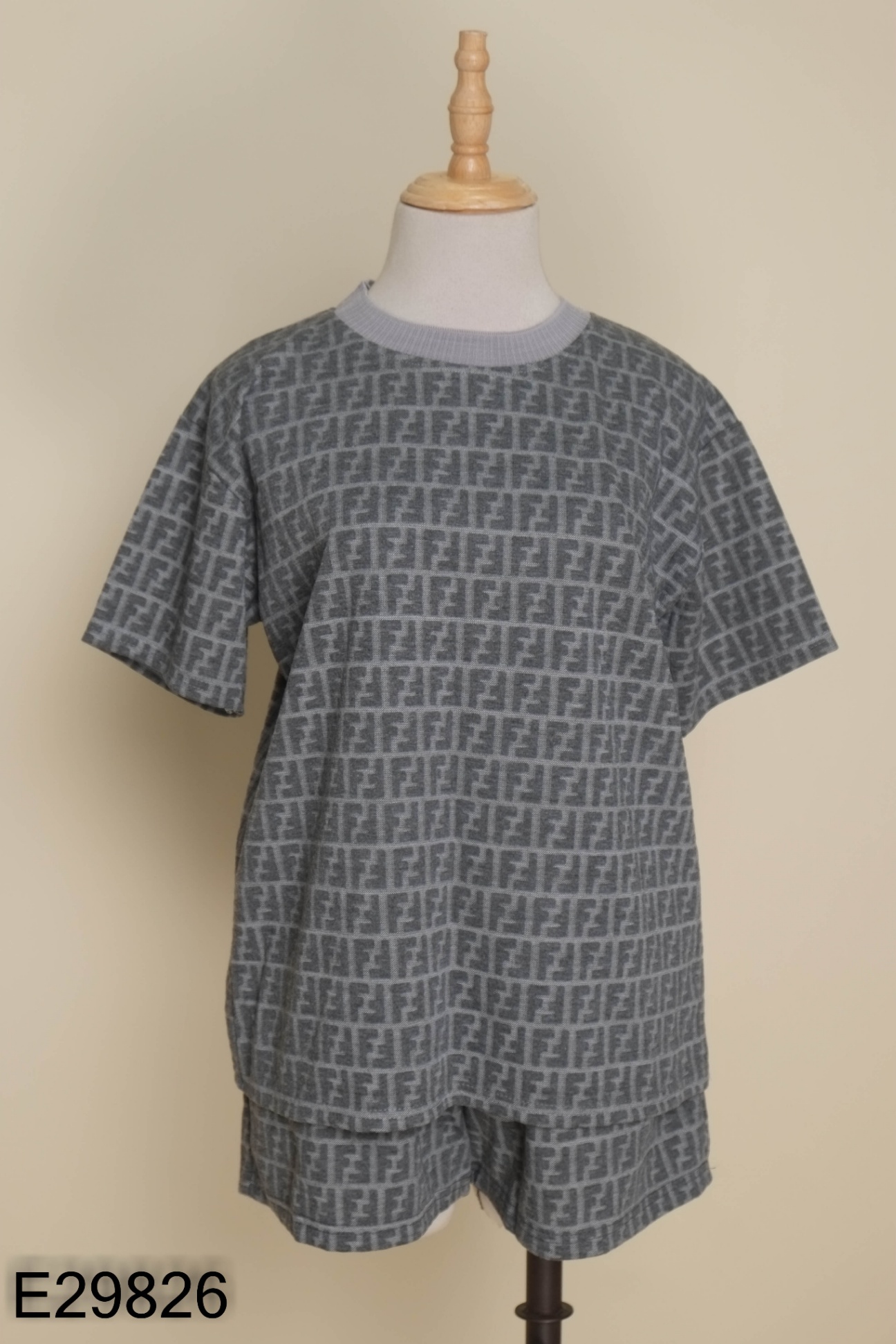 SET Áo xám họa tiết + quần short