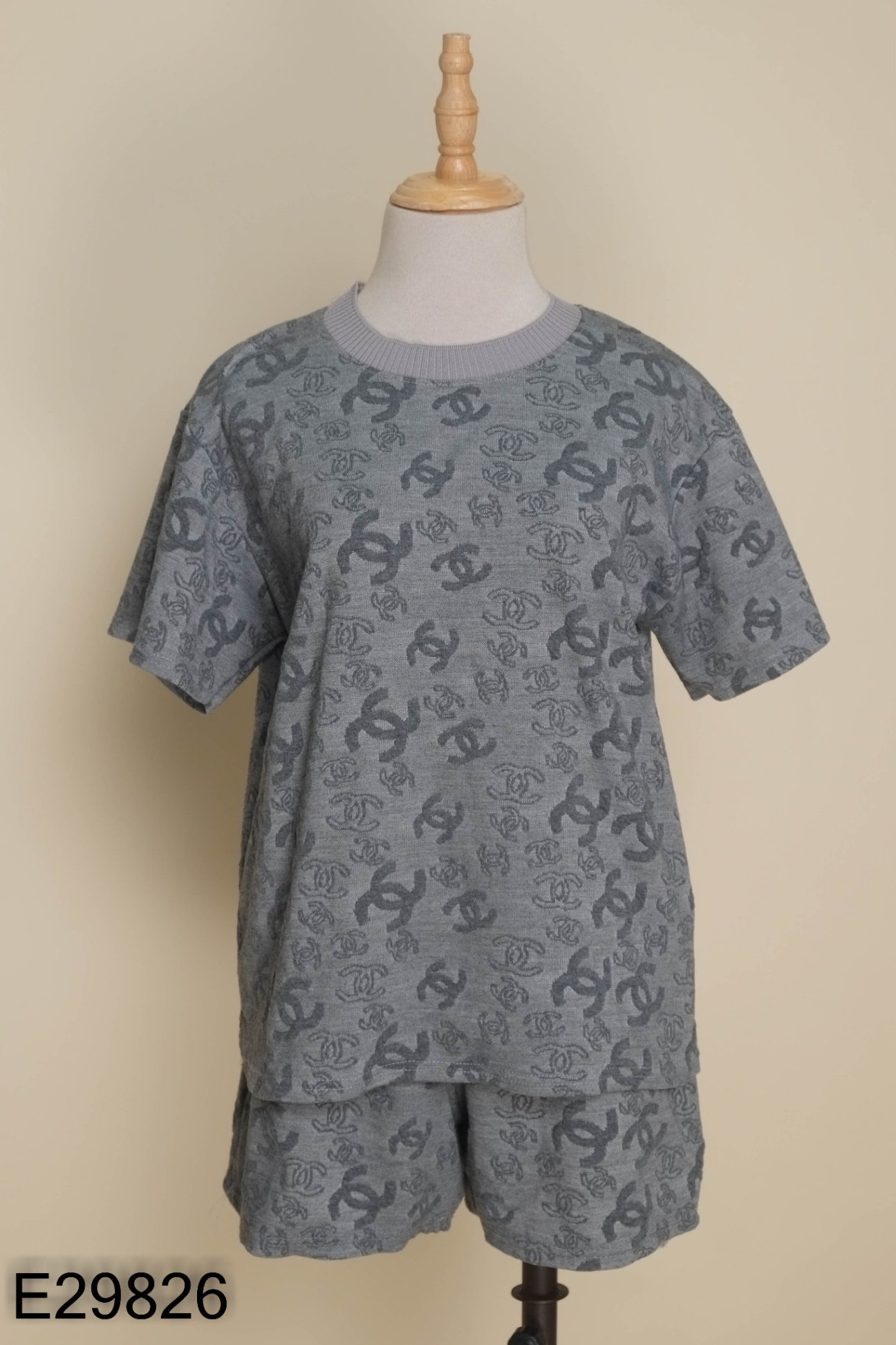 SET Áo xám họa tiết + quần short