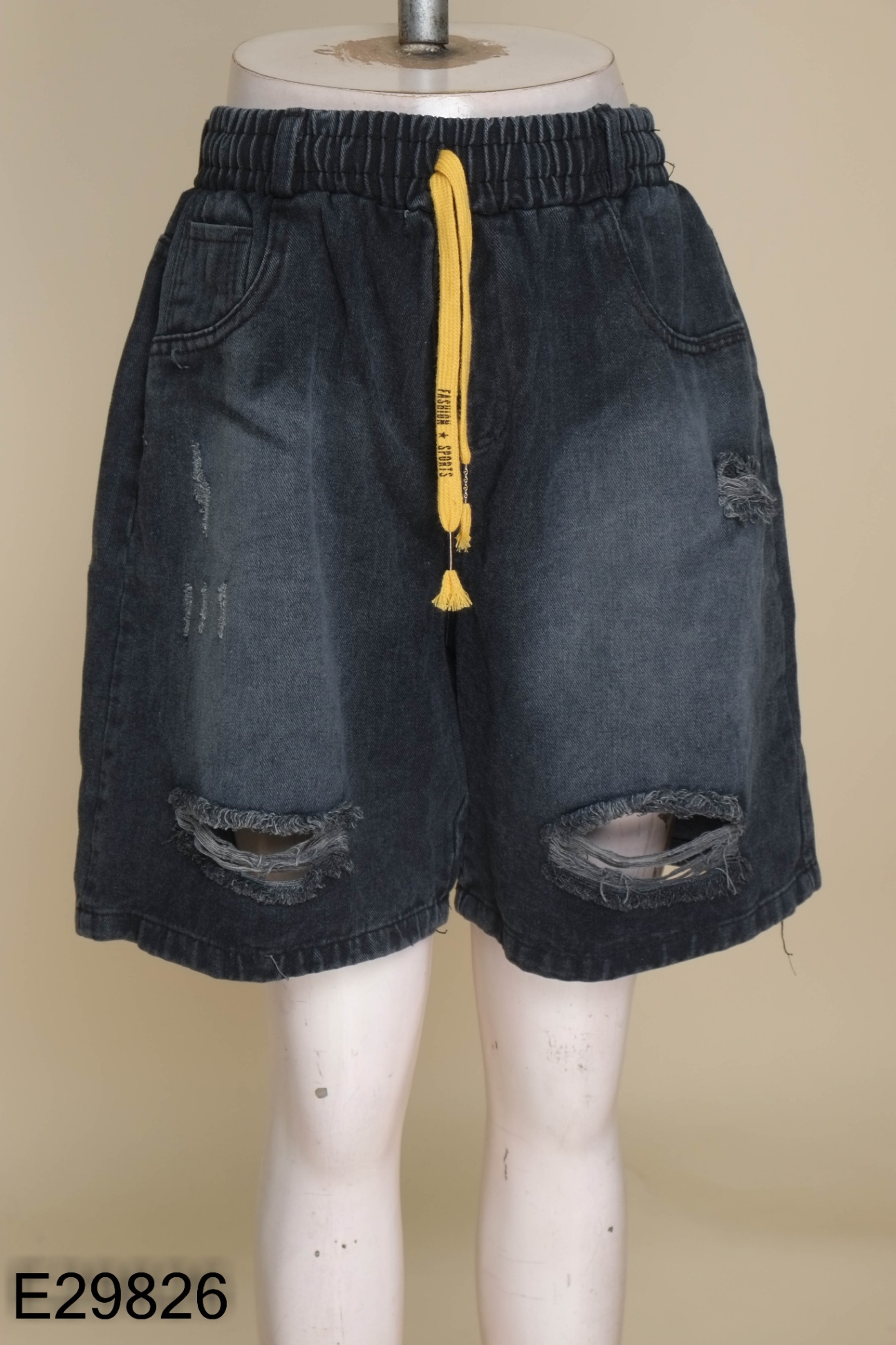 NEWTAG Quần short xám đen phối rách