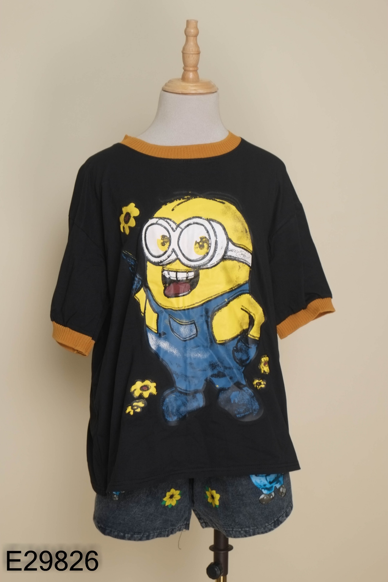 NEWTAG SET Áo phông đen minion + quần short