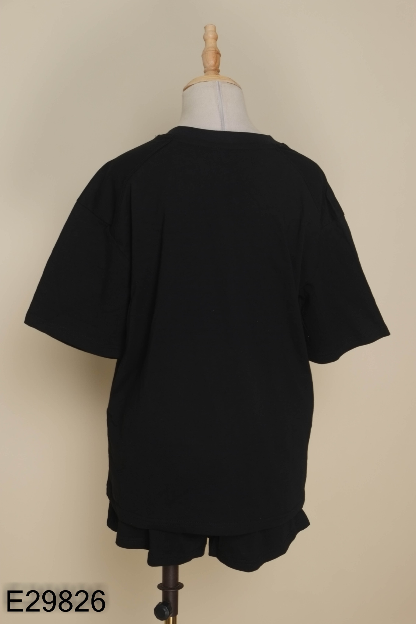 NEWTAG SET Áo phông đen thêu ngựa + quần short