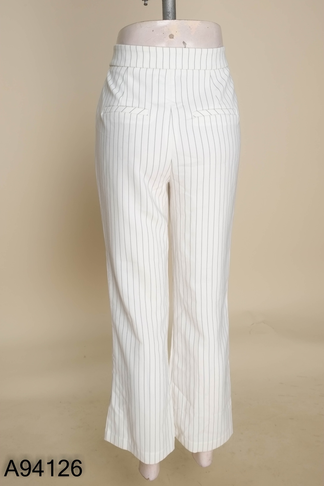 Quần VERO MODA trắng kẻ đen