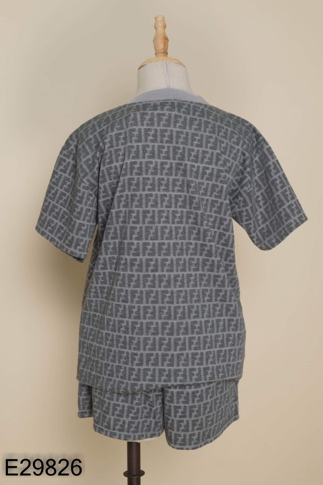 SET Áo xám họa tiết + quần short