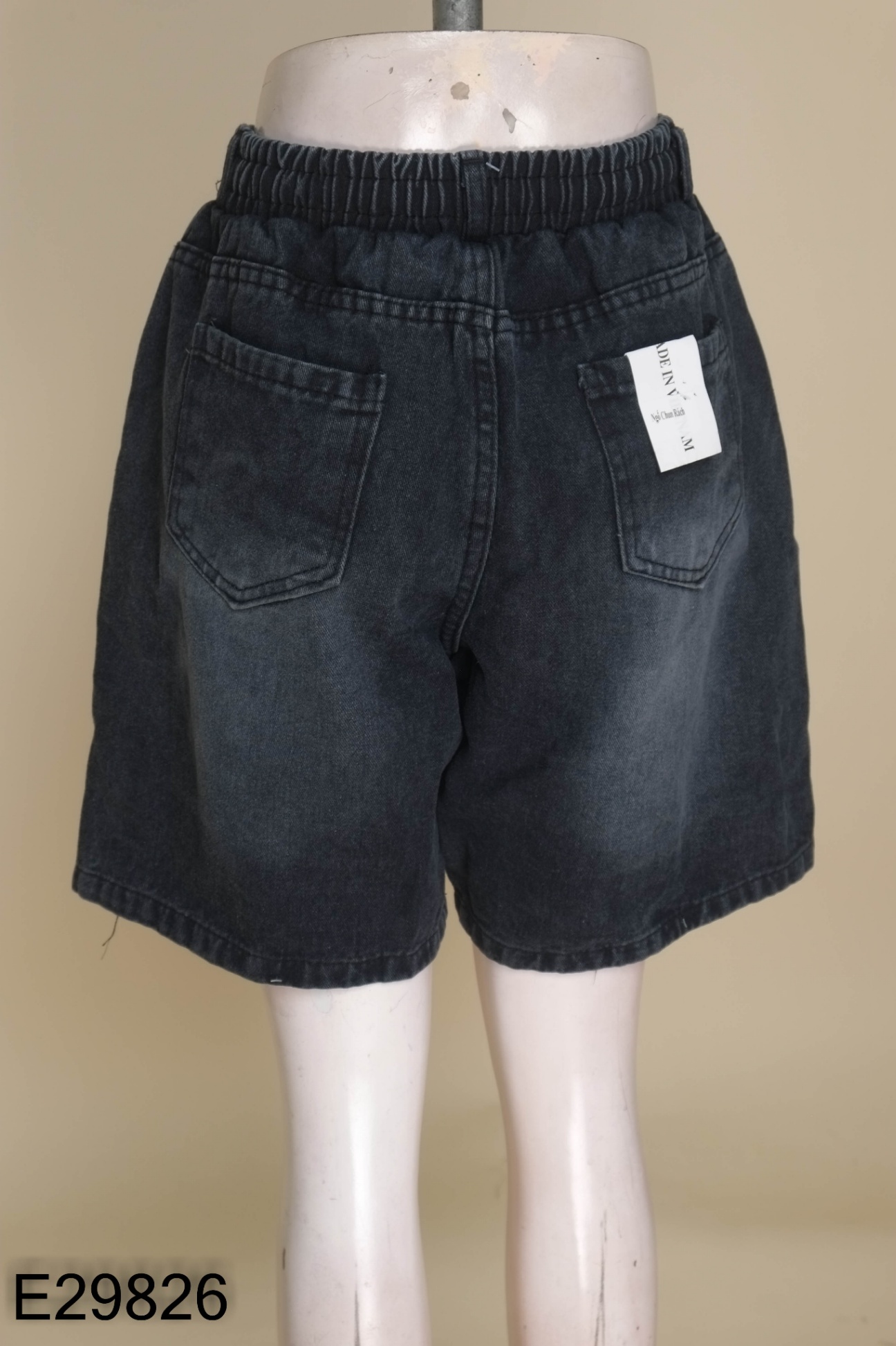NEWTAG Quần short xám đen phối rách