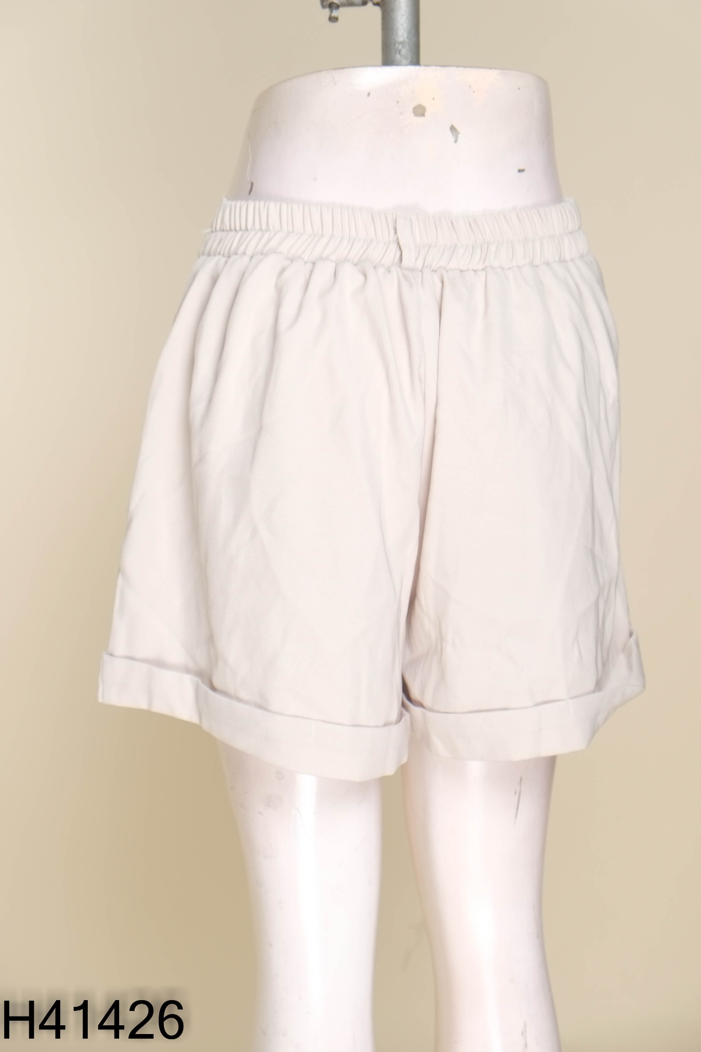 Quần short be trơn