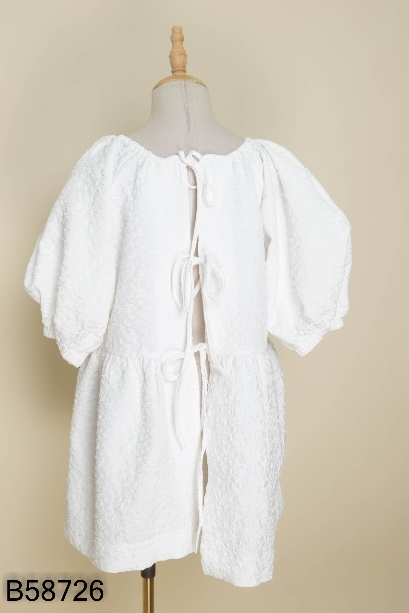 Áo babydoll LOLLIE trắng tay phồng