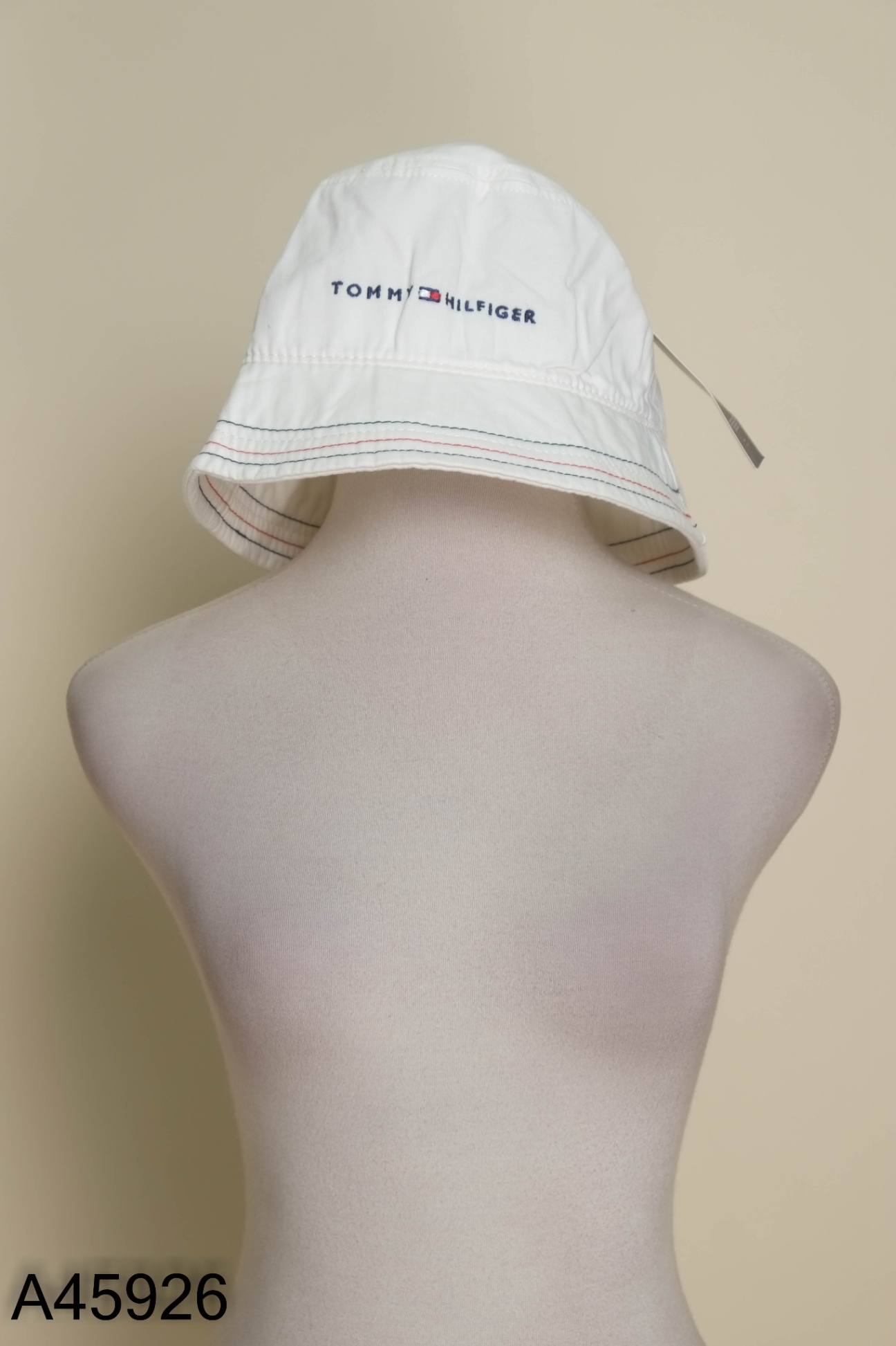 NEWTAG Mũ bucket trắng thêu chữ