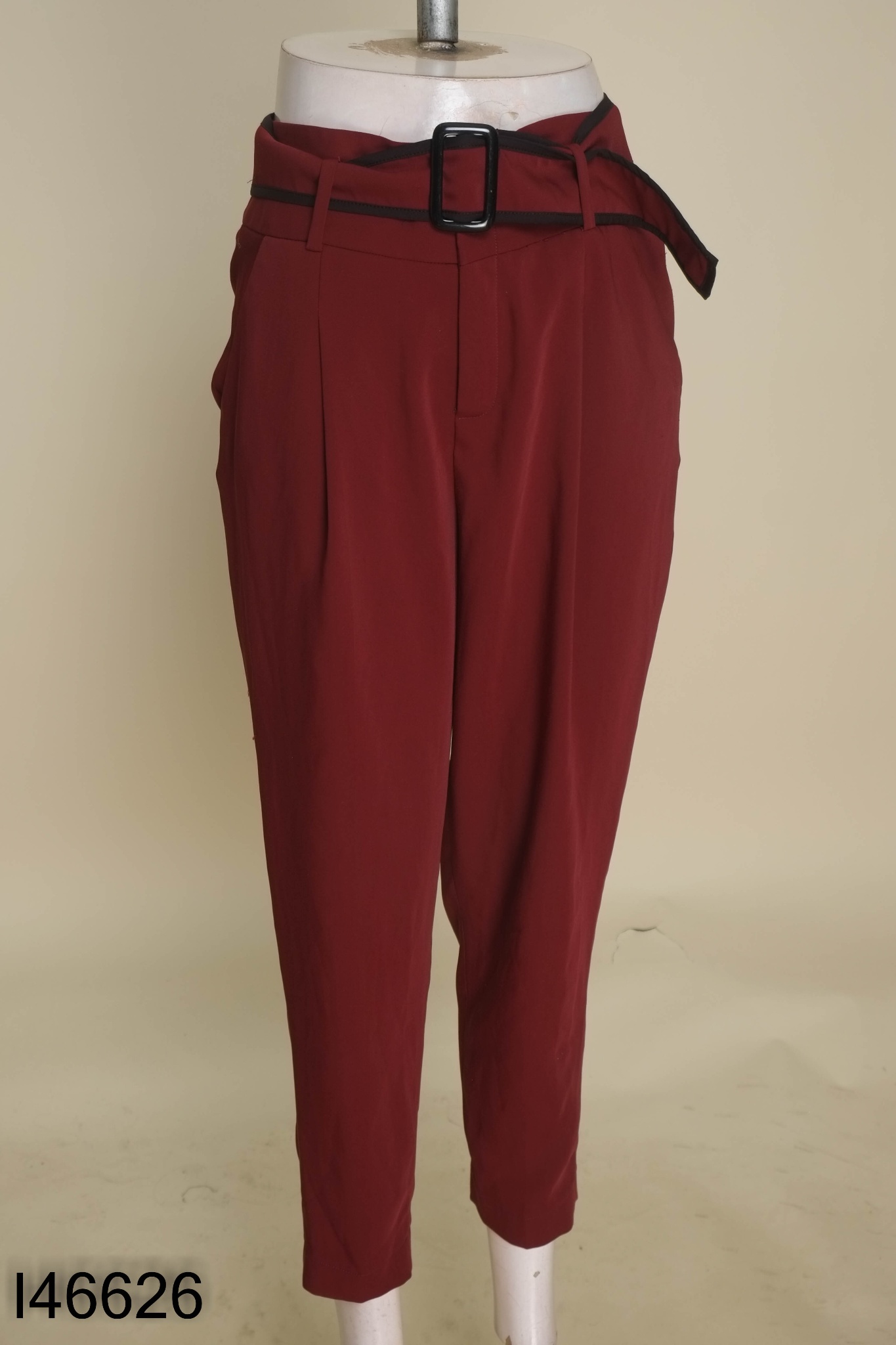 Quần ADORE DRESS baggy vải đỏ