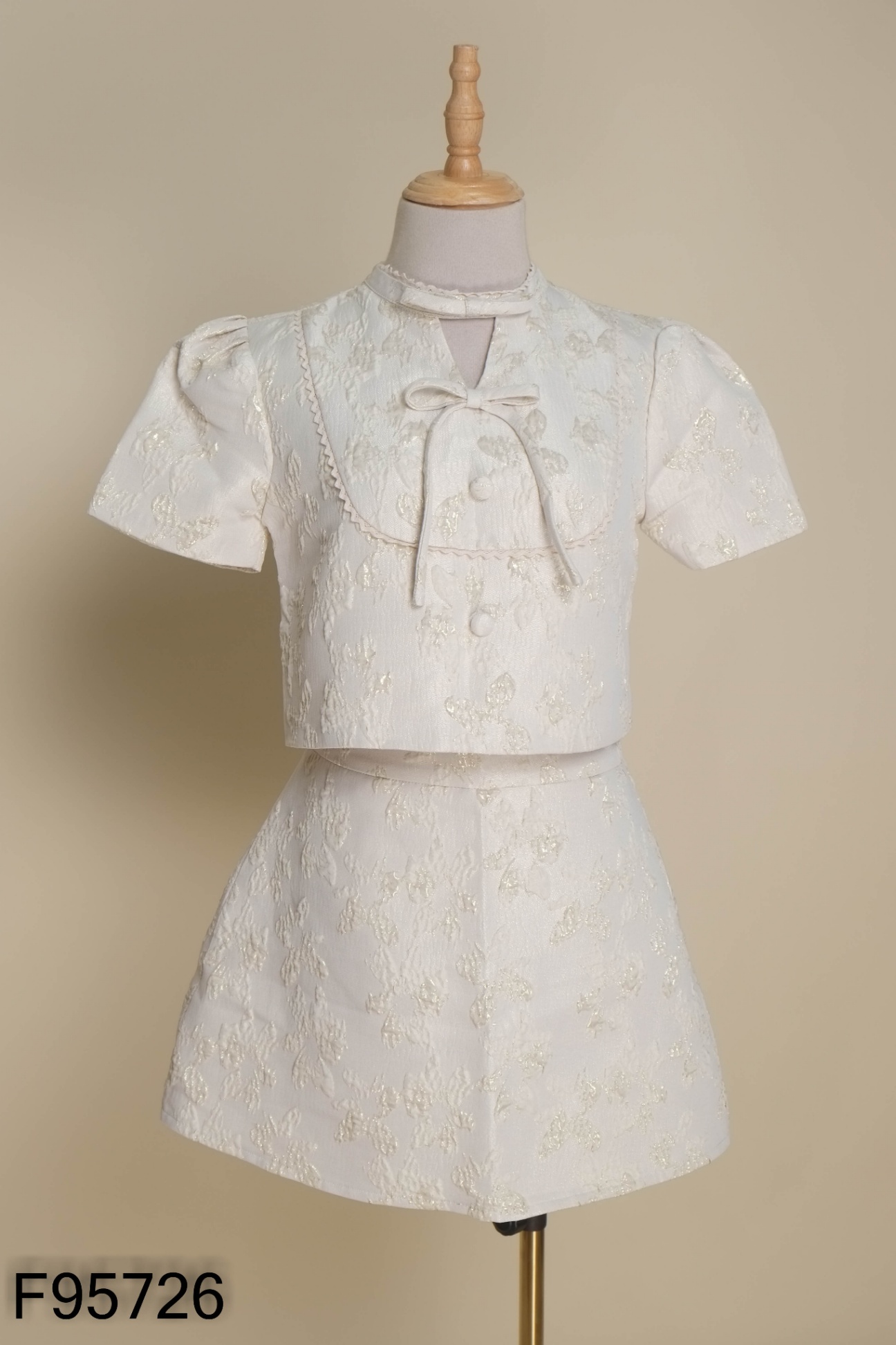 SET LINLY STORE Áo be nhũ + chân váy