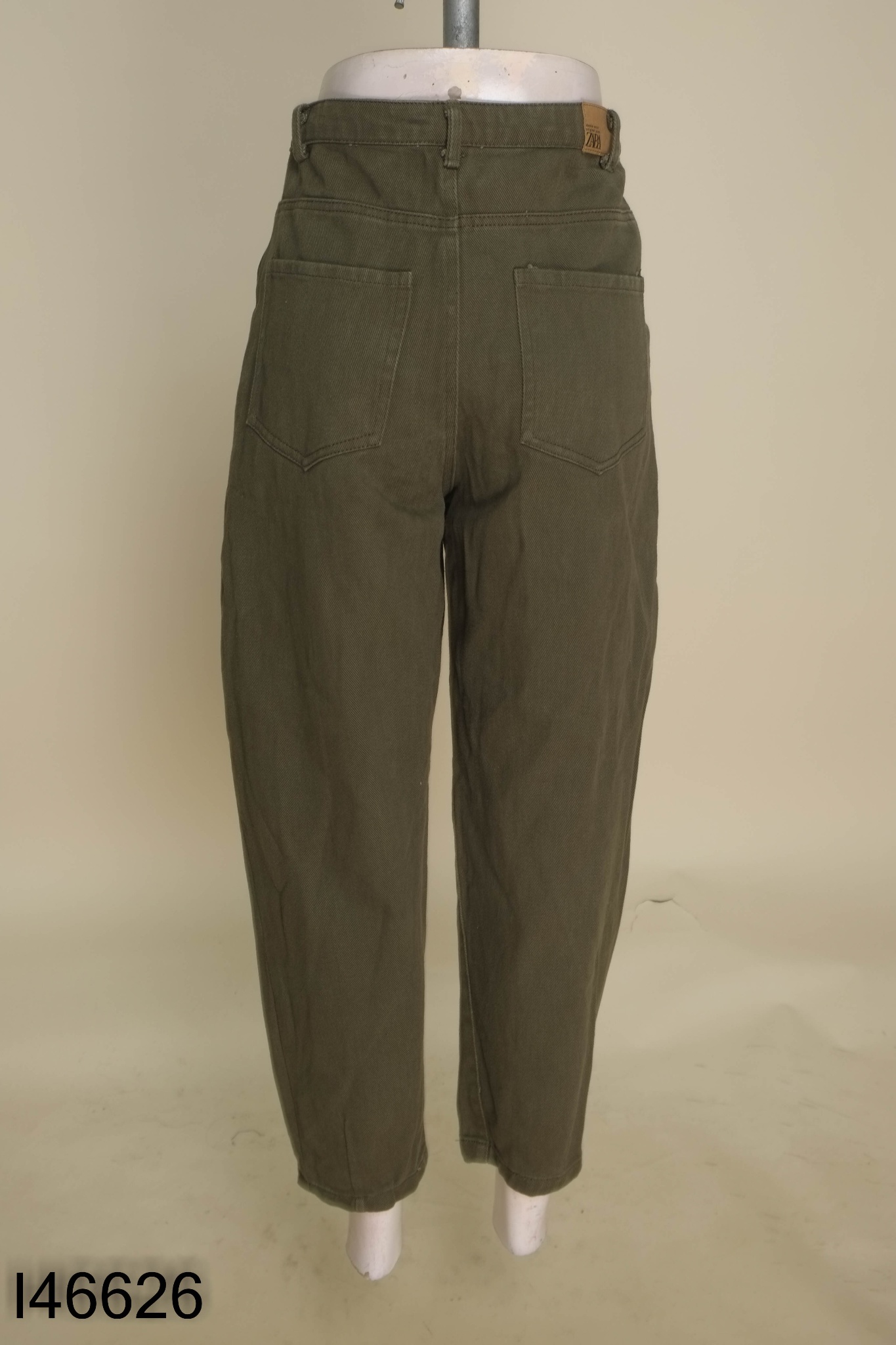 Quần jeans xanh rêu