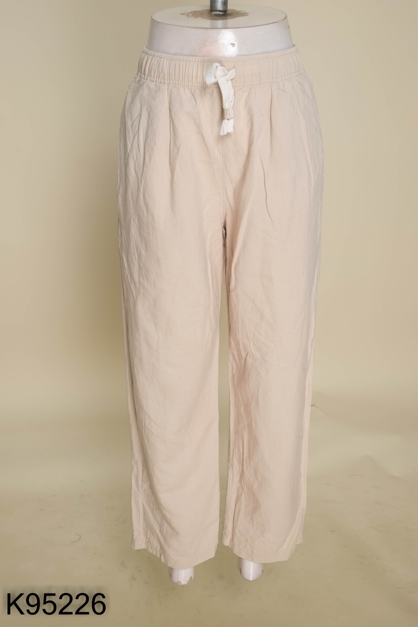 Quần UNIQLO đũi be