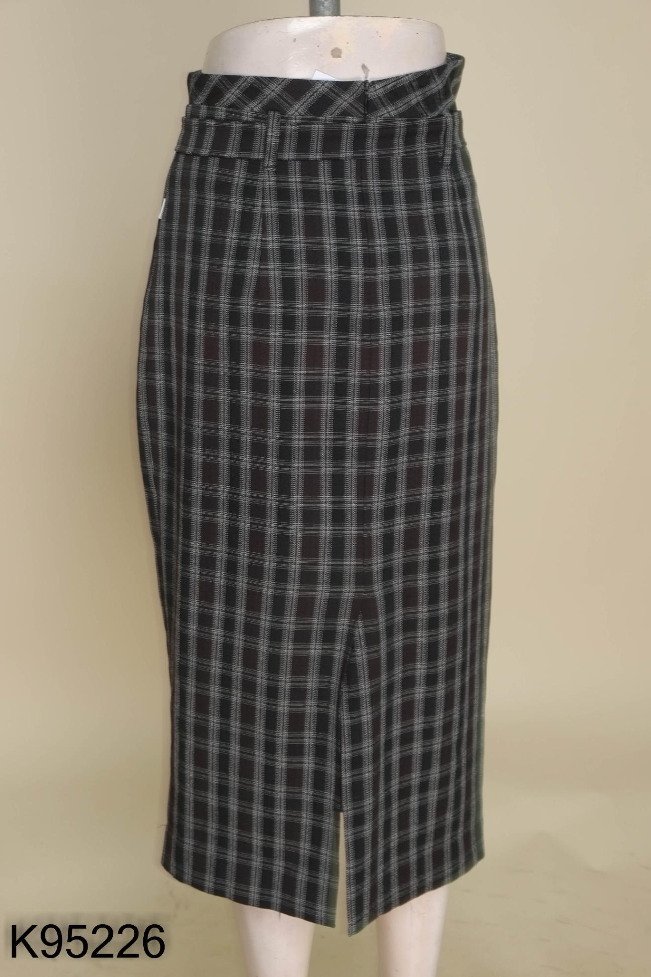 Chân váy D.CHIC đen kẻ caro