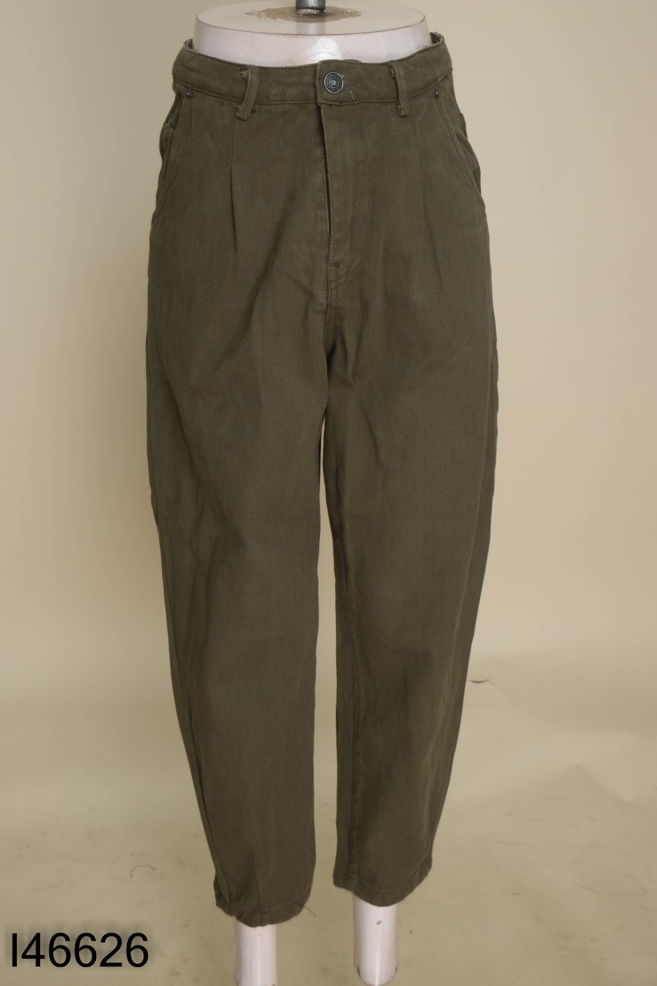 Quần jeans xanh rêu