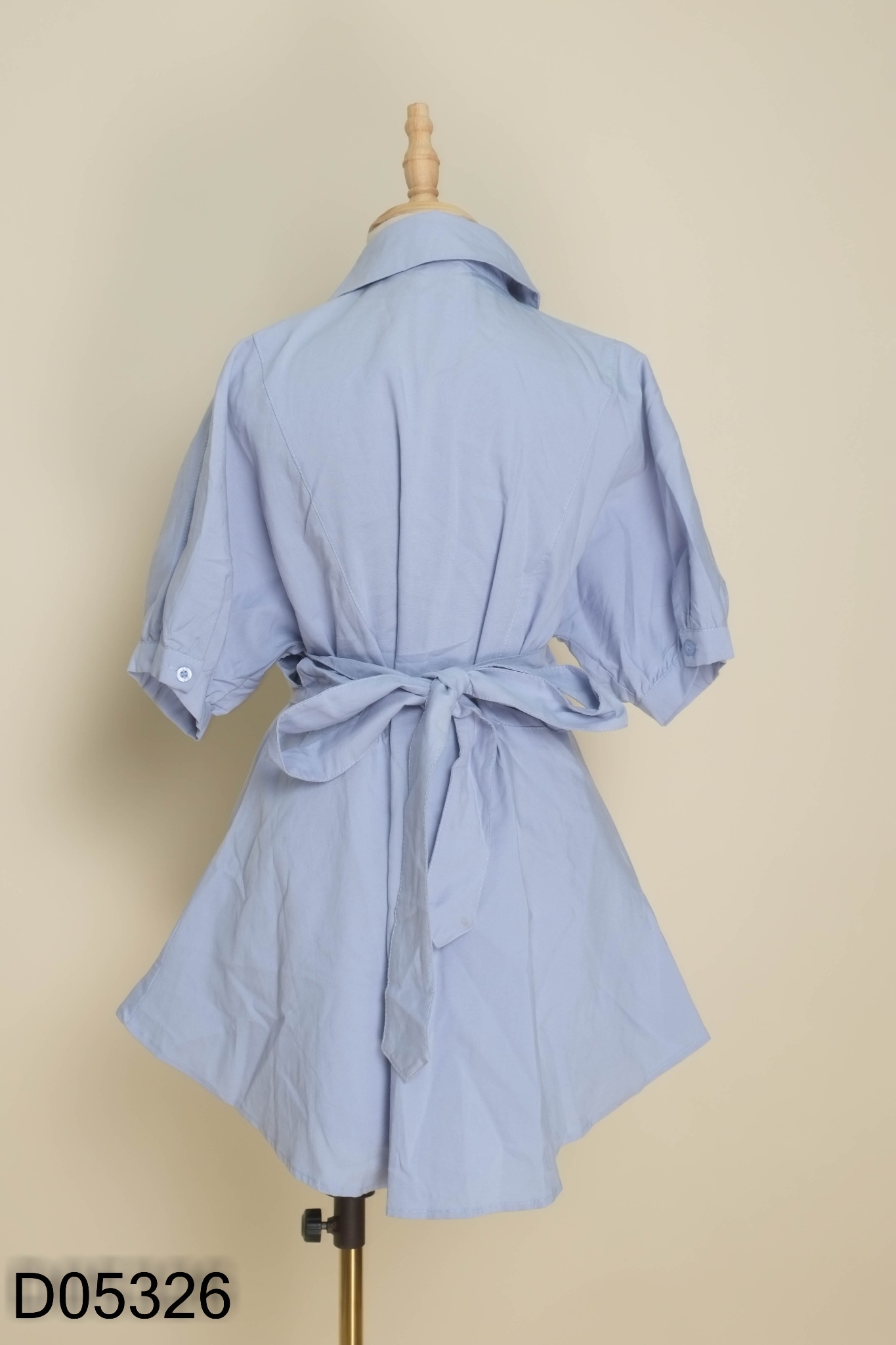 SetÁo xanh cổ sơ mi buộc eo + quần shorts