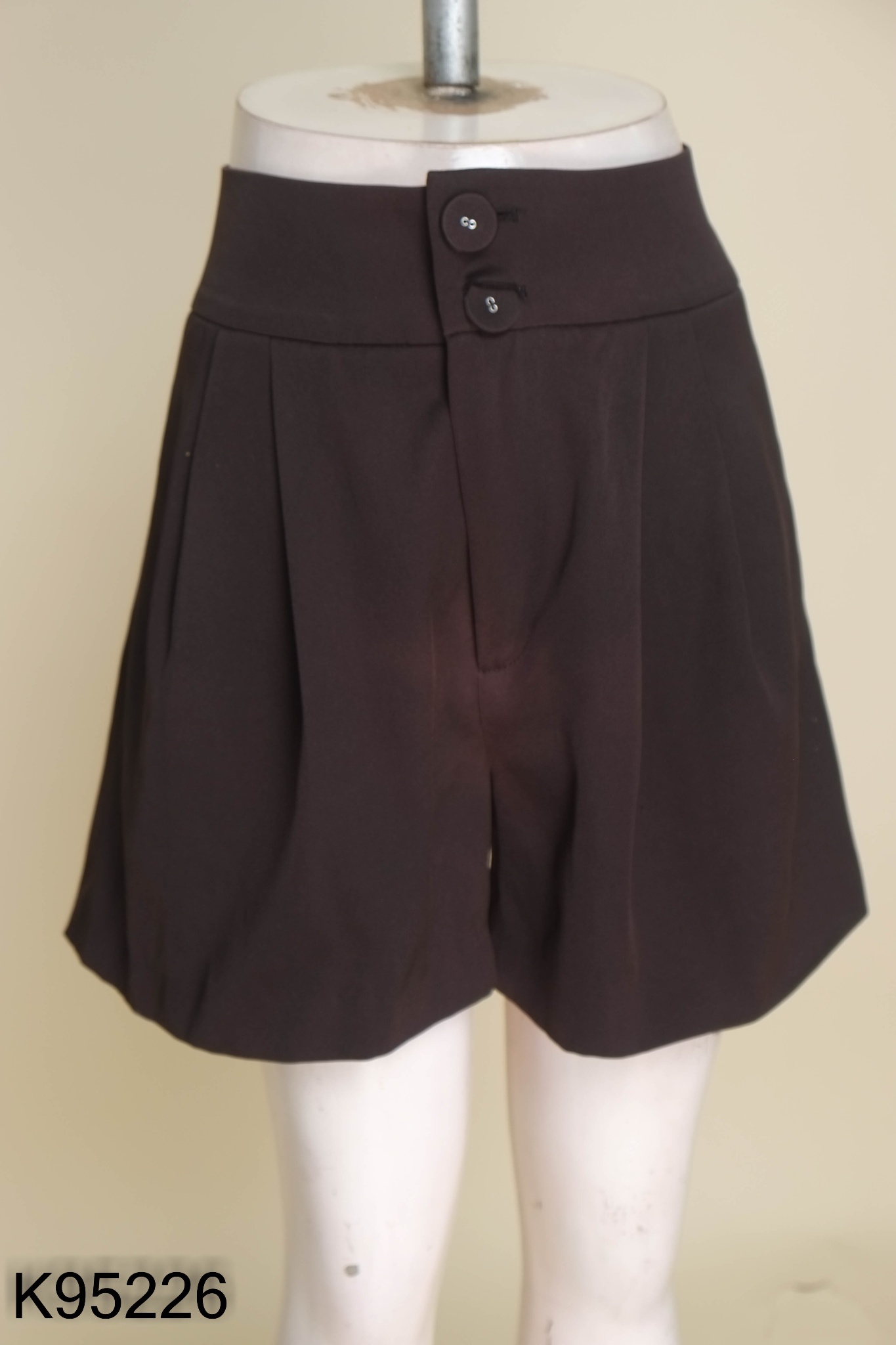 Quần shorts MONO TALK đen