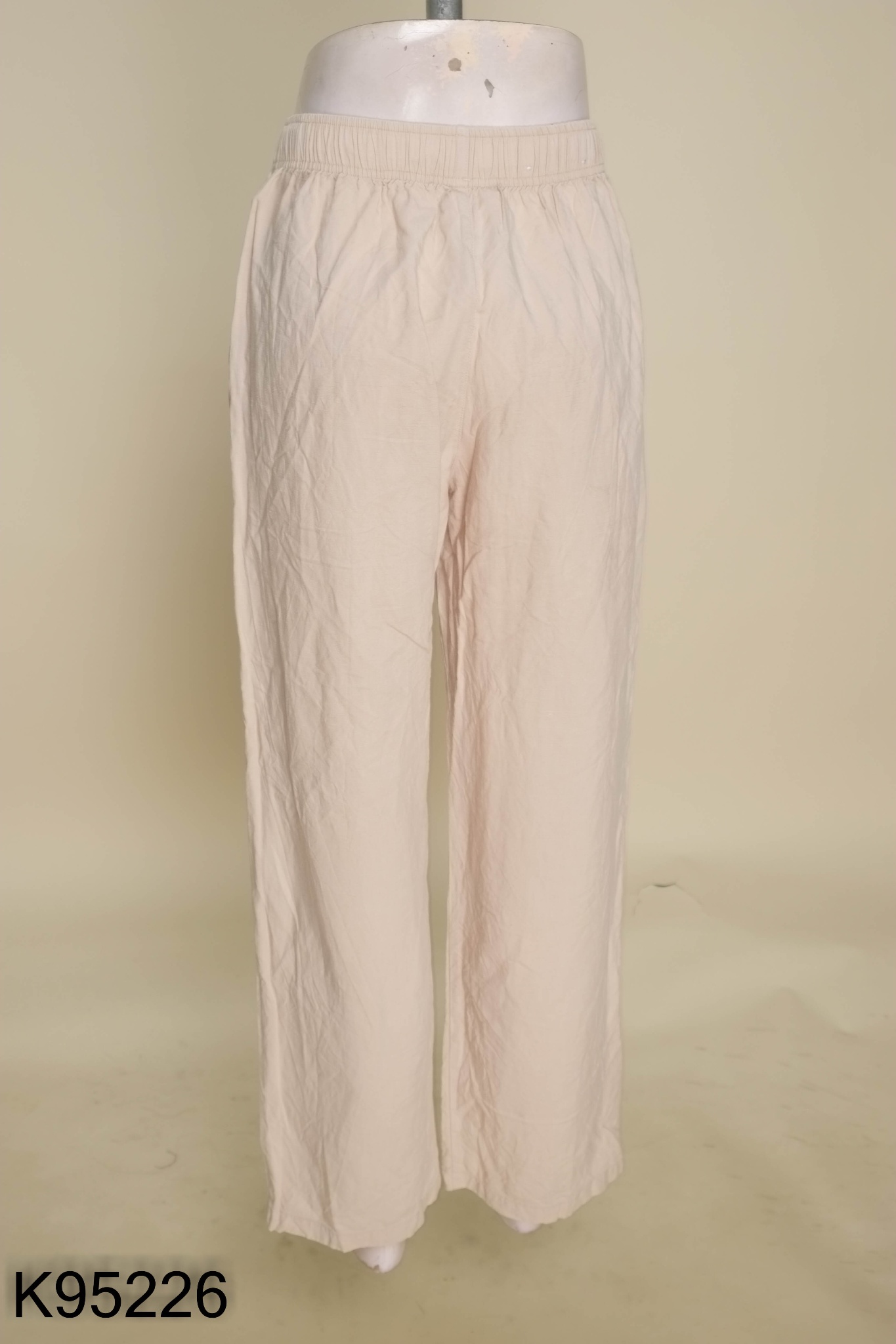 Quần UNIQLO đũi be