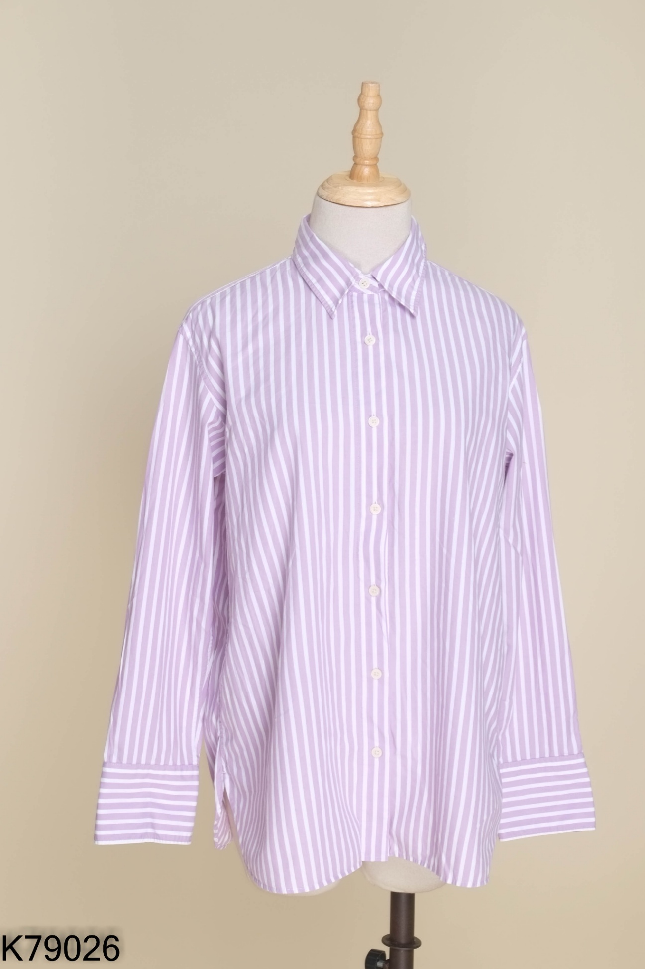Áo sơ mi UNIQLO tím sọc