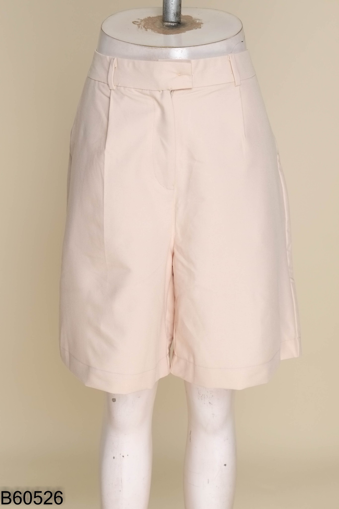 Quần shorts lửng be trơn