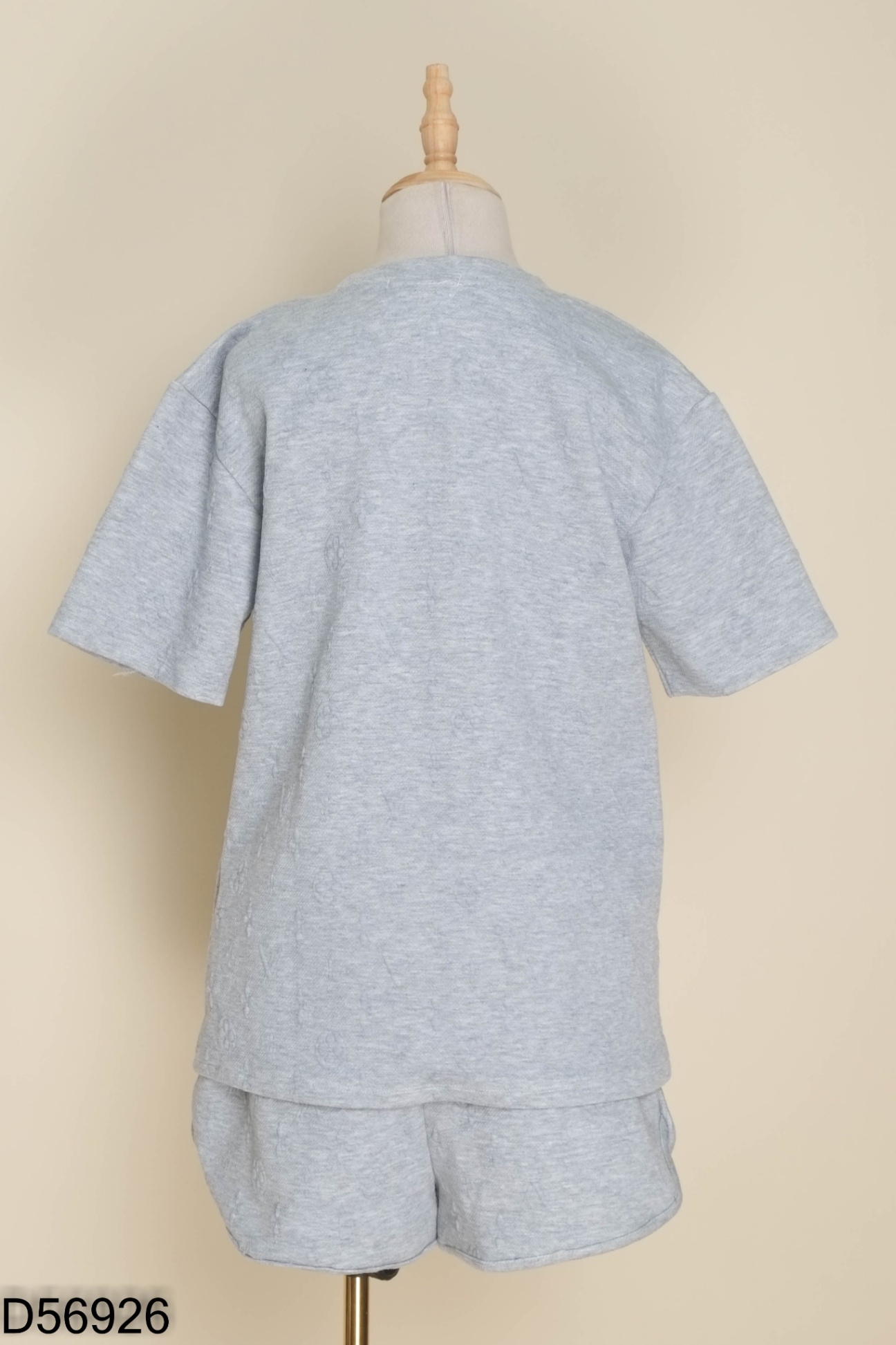 NEWTAG Set Áo xám họa tiết + quần shorts