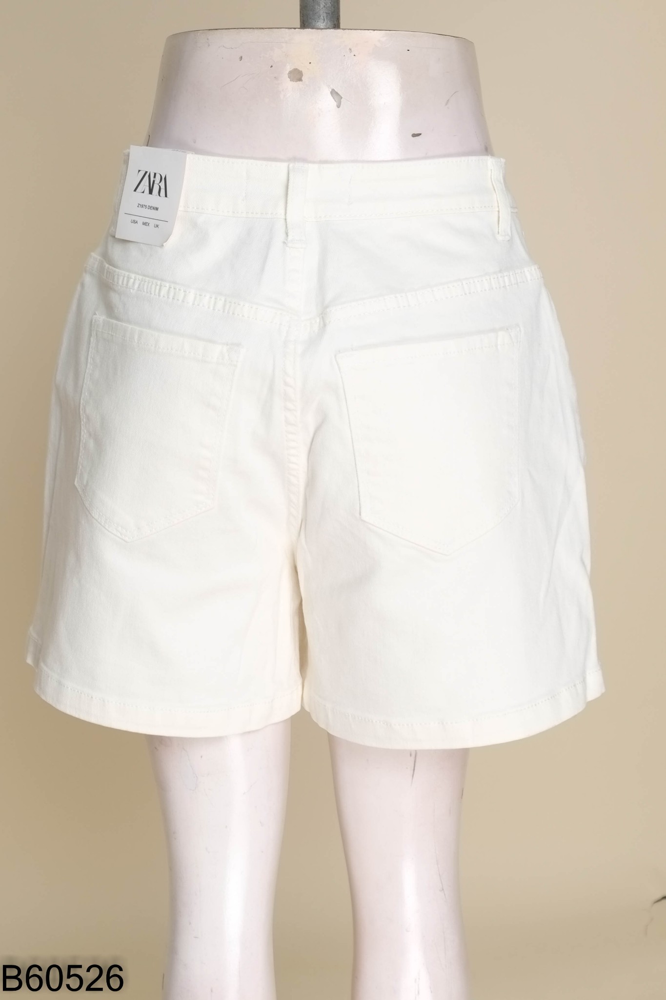 NEWTAG Quần shorts jeans trắng trơn