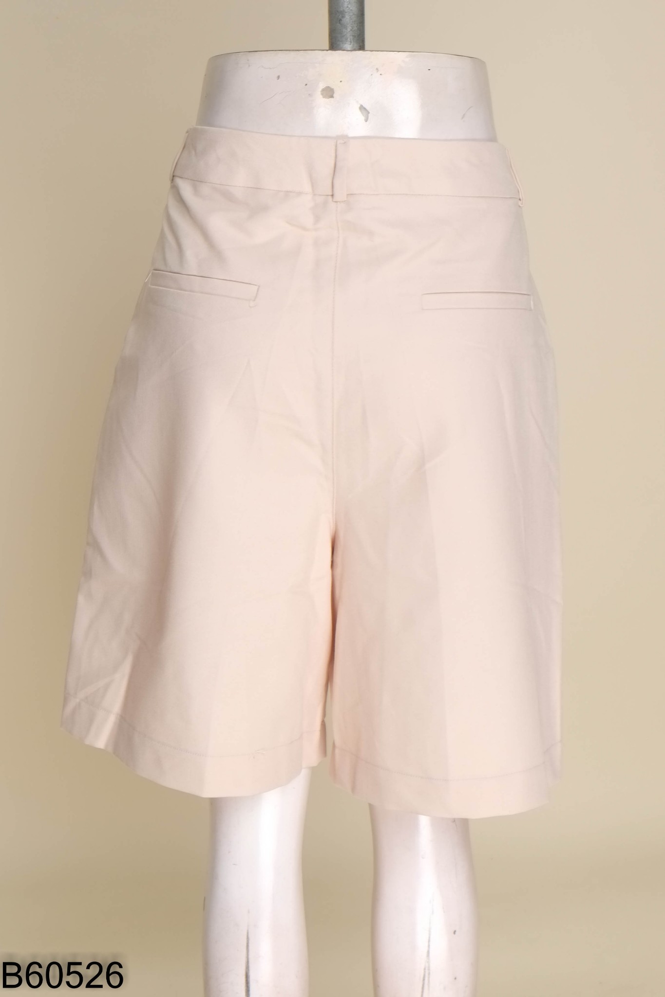 Quần shorts lửng be trơn