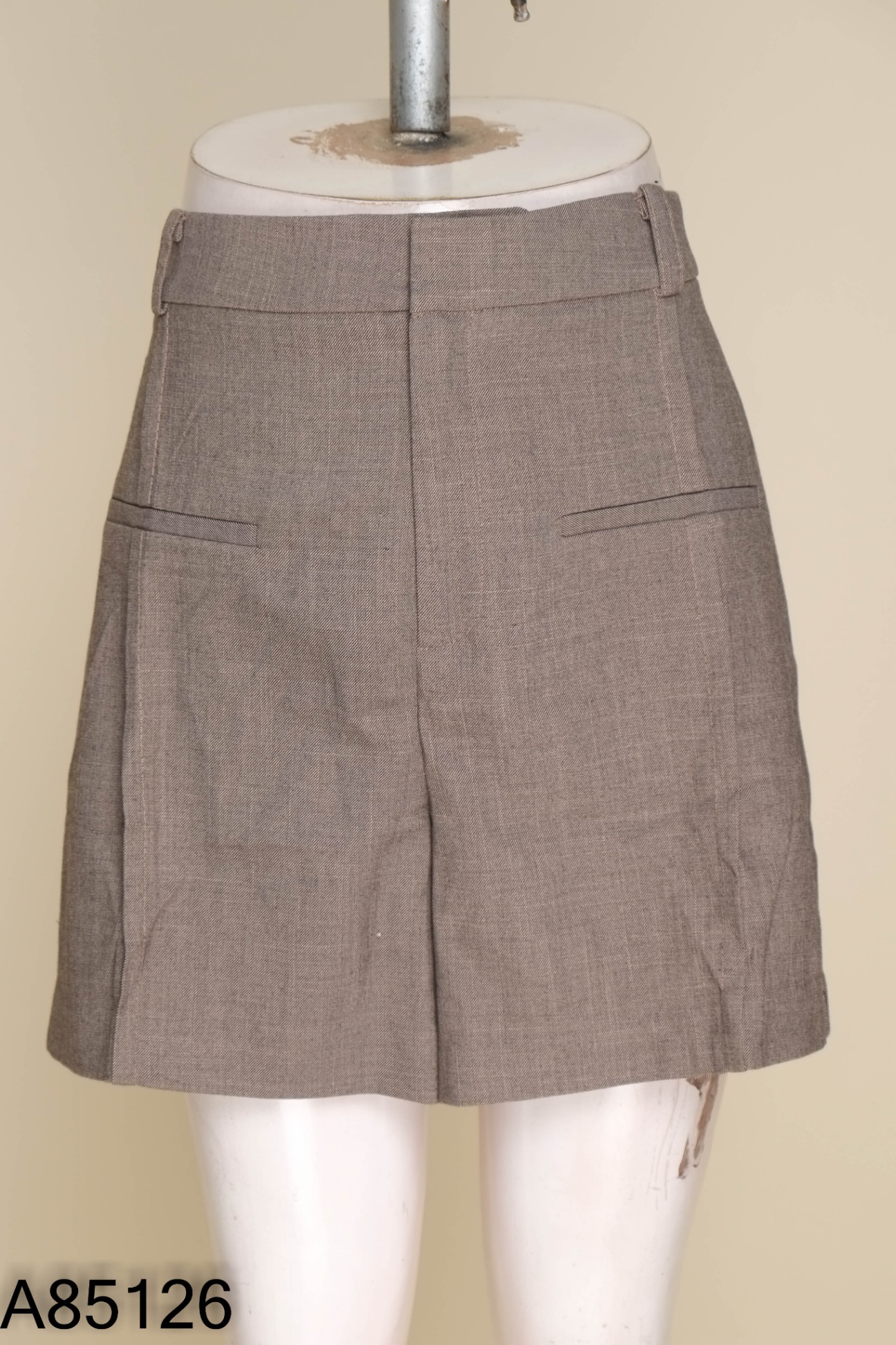 Quần shorts ZARA vải nâu