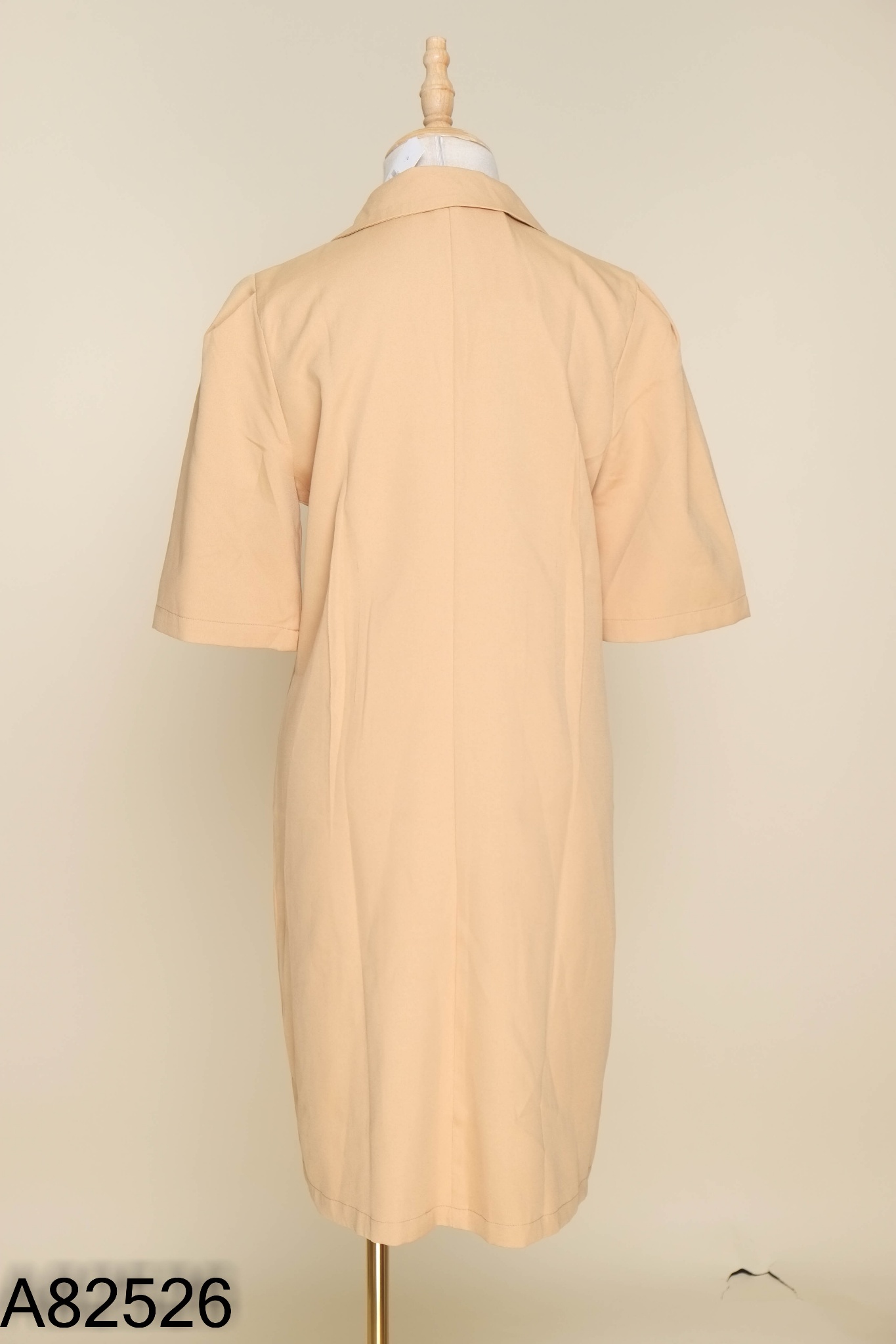 Váy GU nâu cổ vest