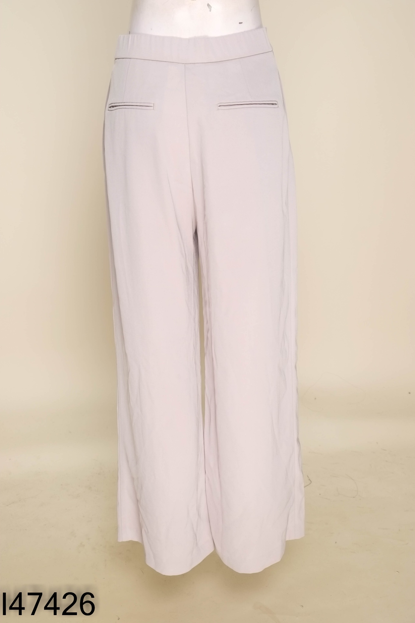 Quần UNIQLO xám be ống rộng