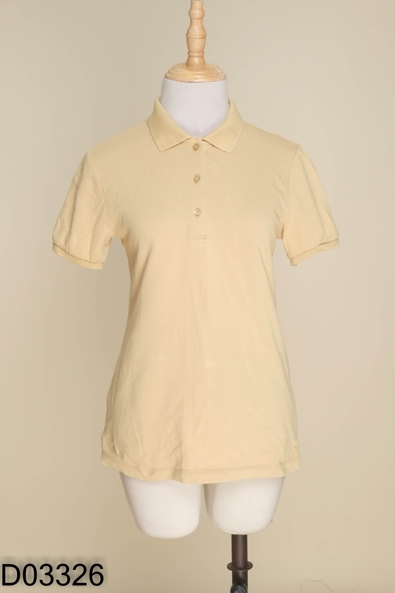 Áo UNIQLO vàng nâu