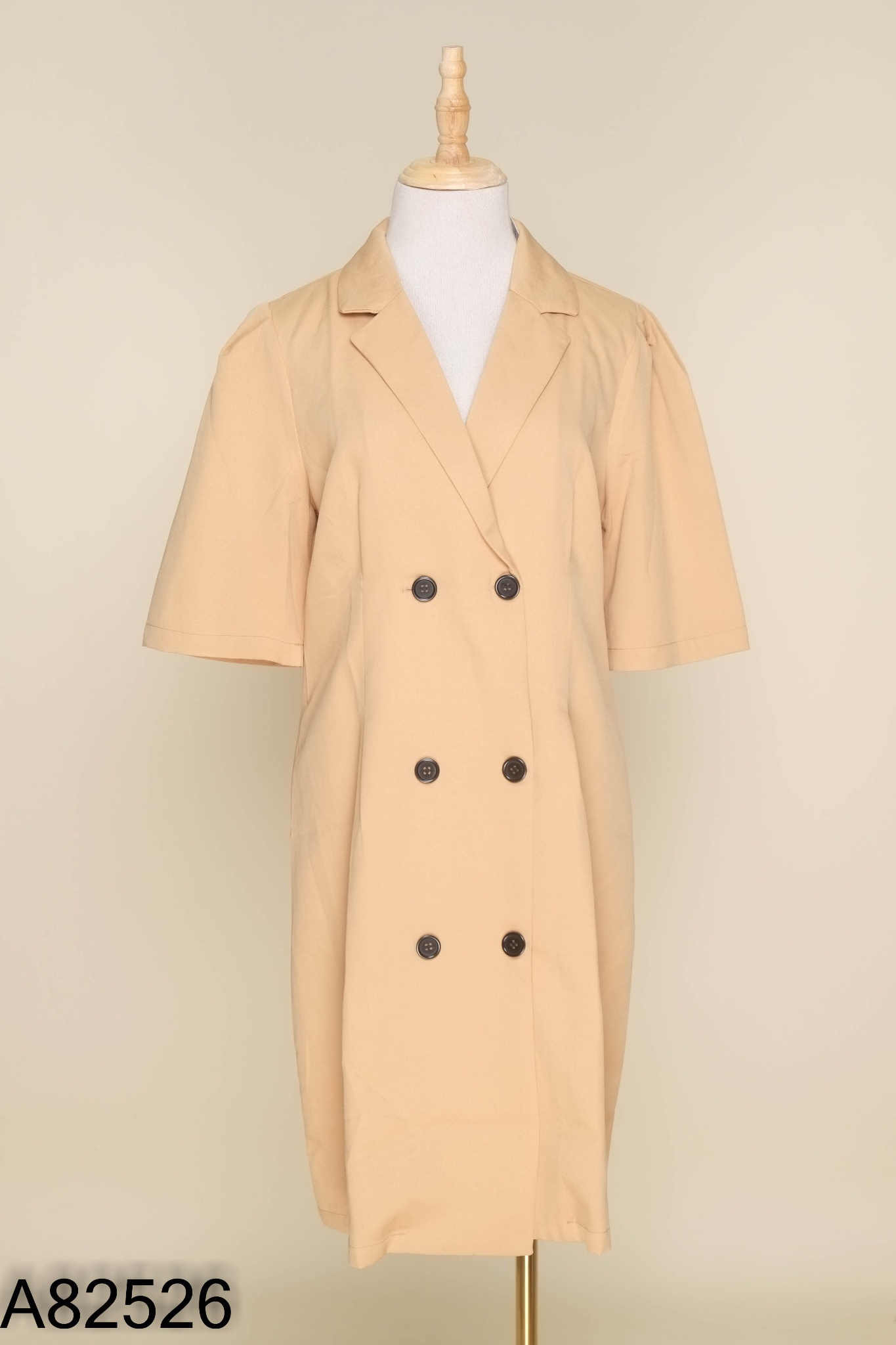 Váy GU nâu cổ vest