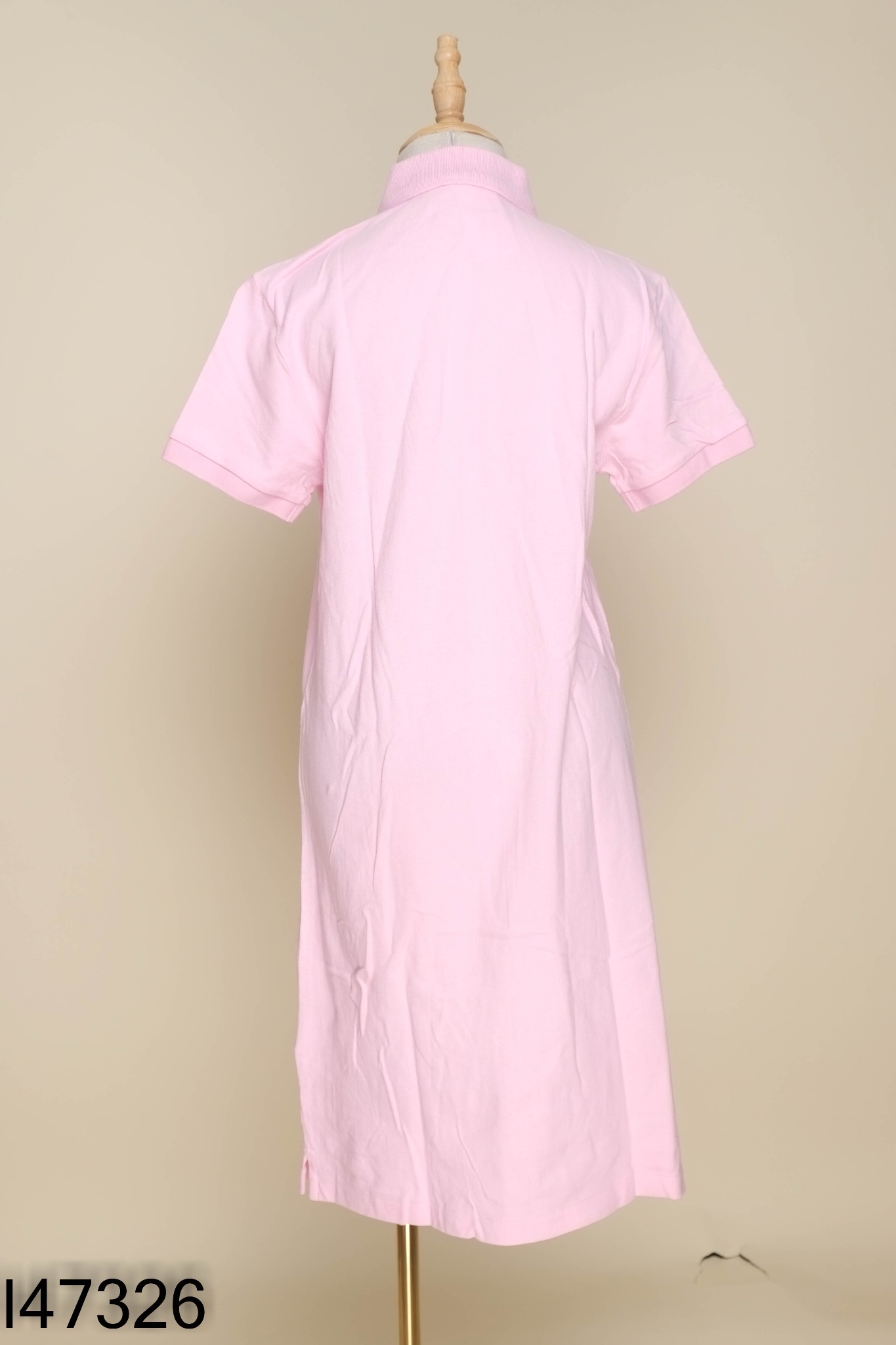 Váy polo hồng thêu họa tiết