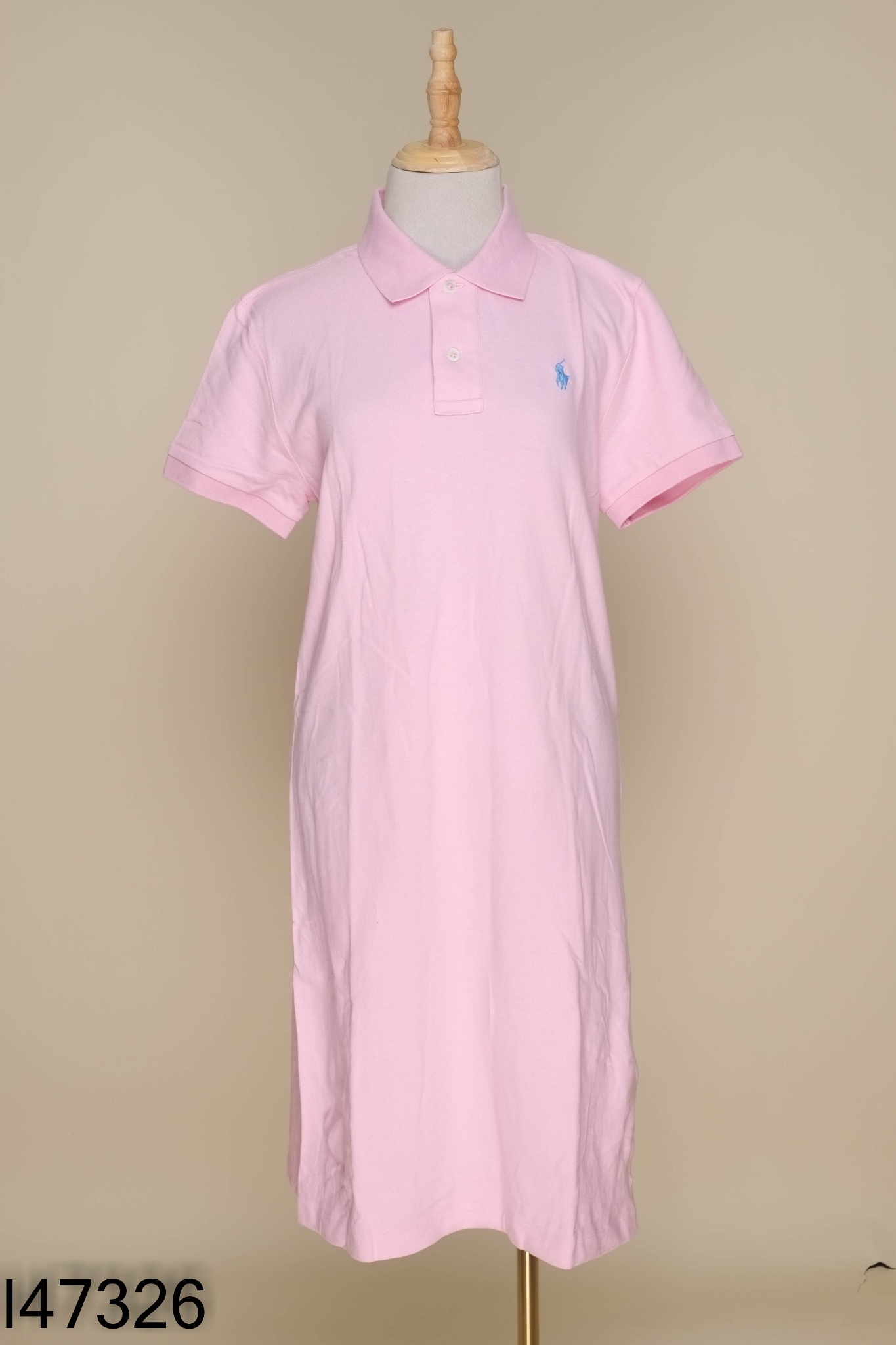 Váy polo hồng thêu họa tiết