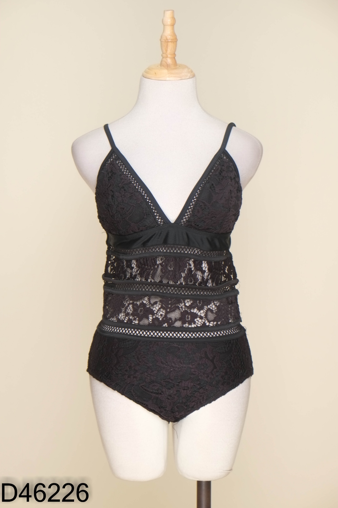 Bodysuit ren đen