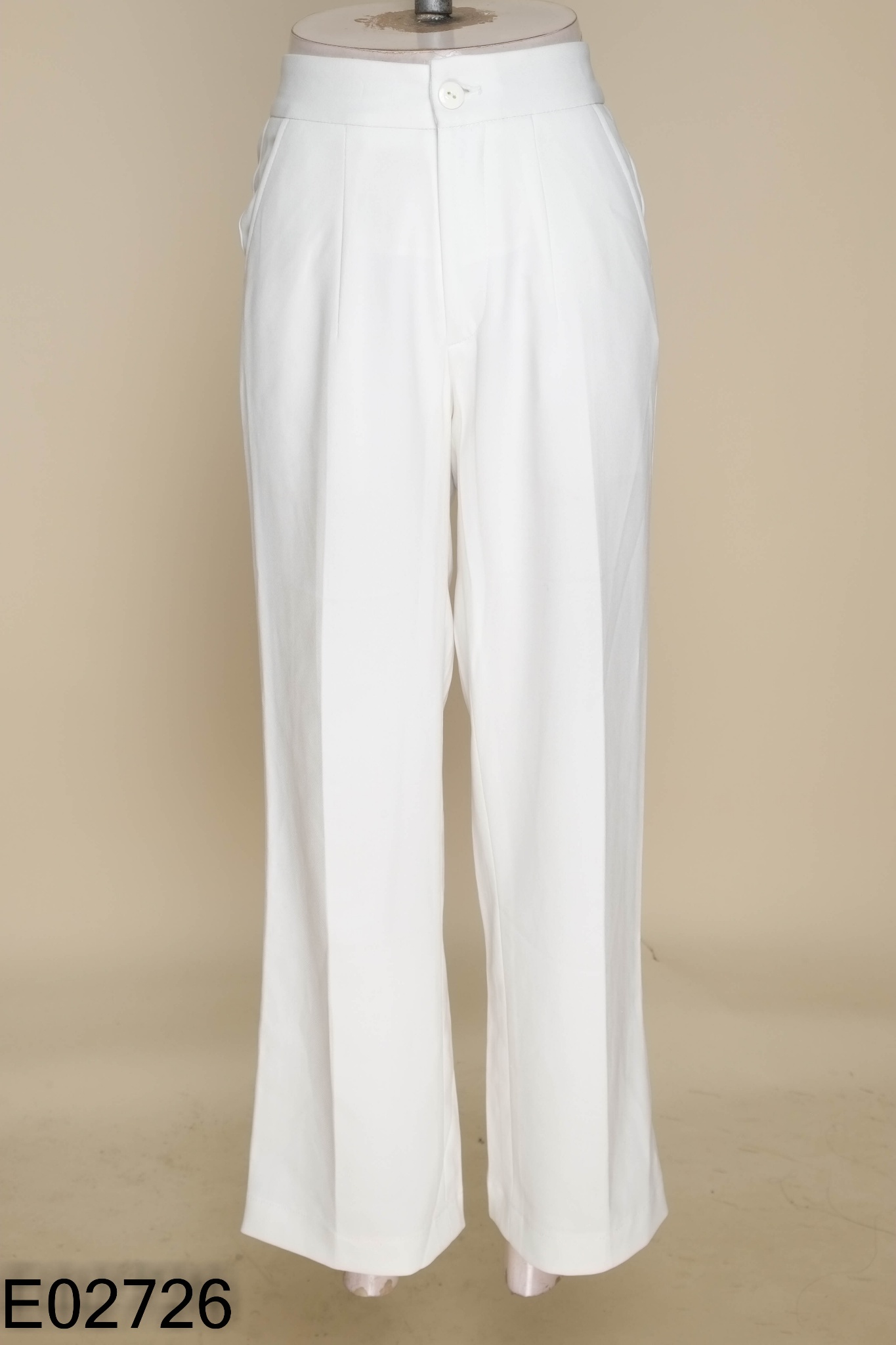 Quần culottes vải trắng