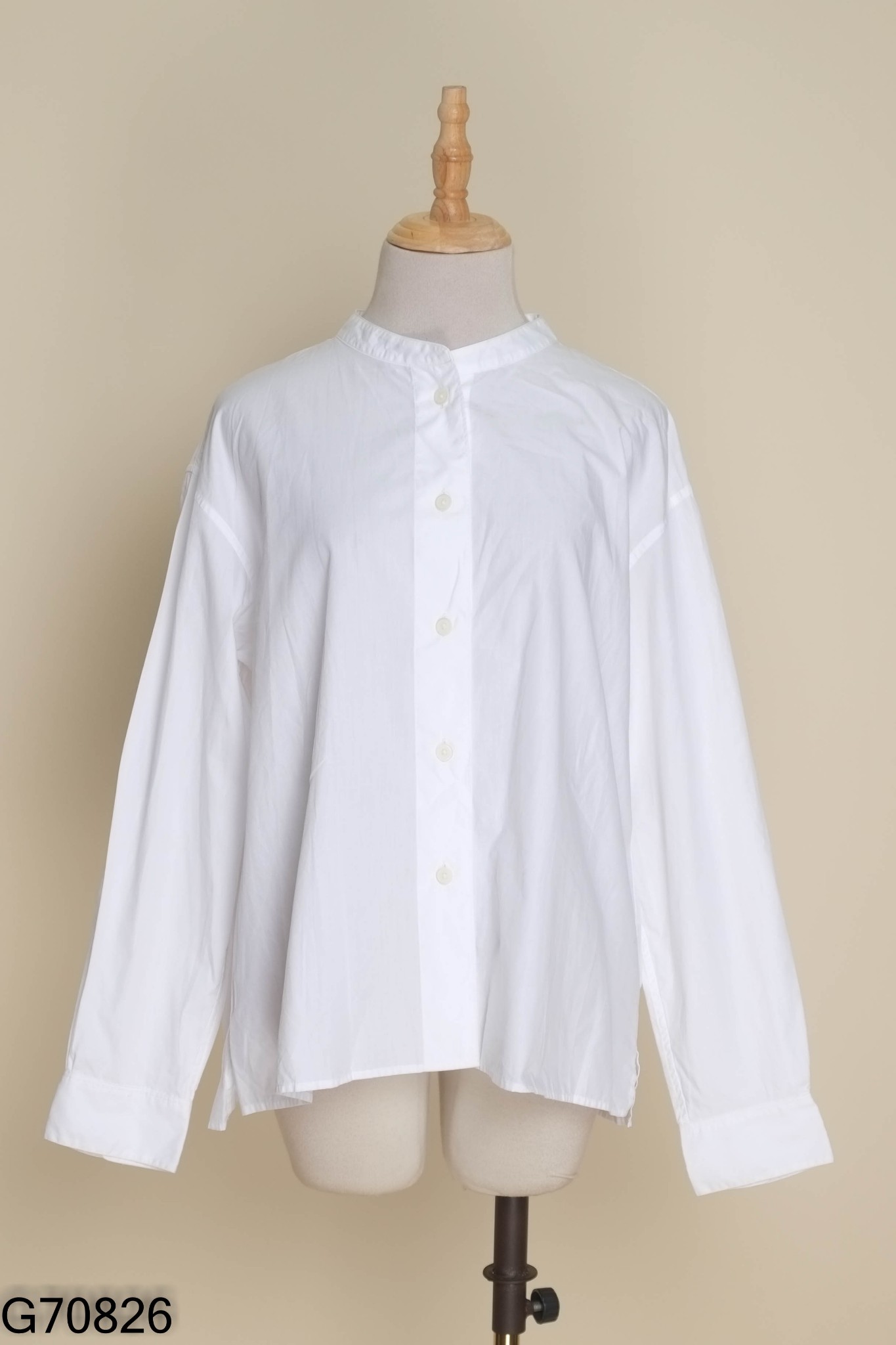 Áo UNIQLO sơ mi trắng