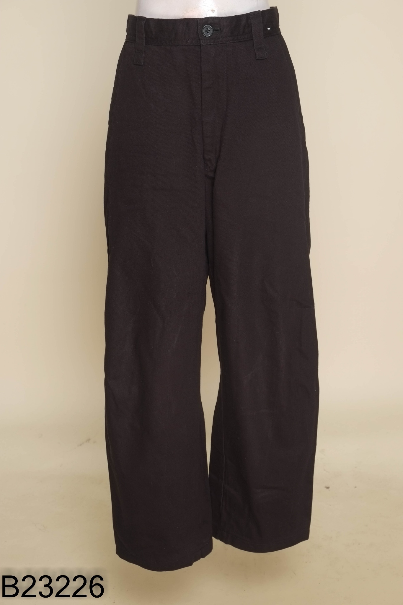 Quần UNIQLO culottes đen kaki