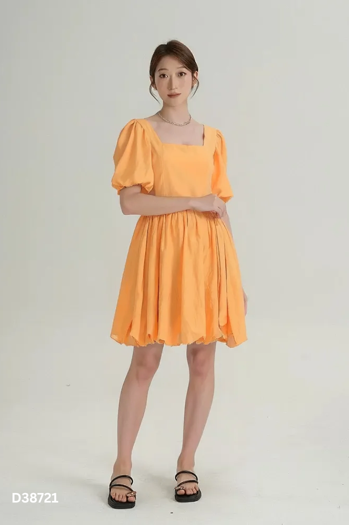 Váy cam trơn cổ vuông vạt phồng
