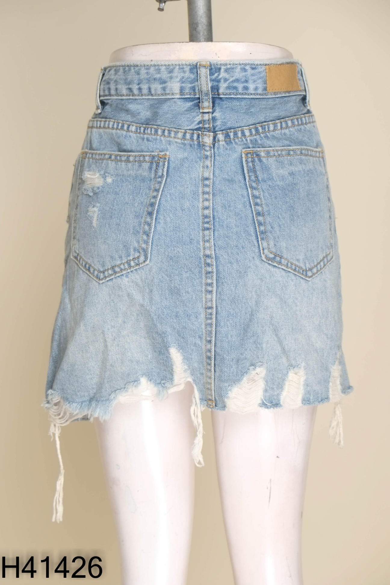 Chân váy jeans xanh rách