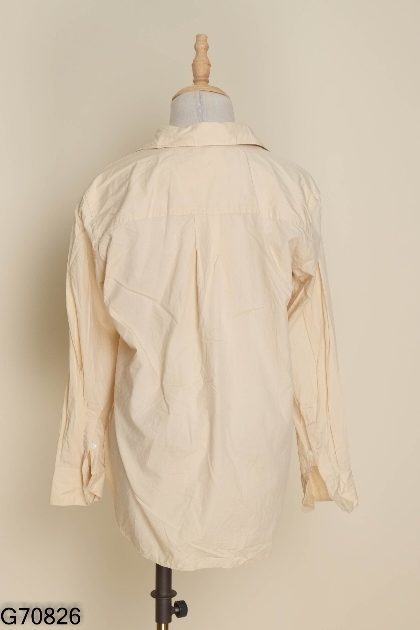 Áo sơ mi UNIQLO vàng nhạt