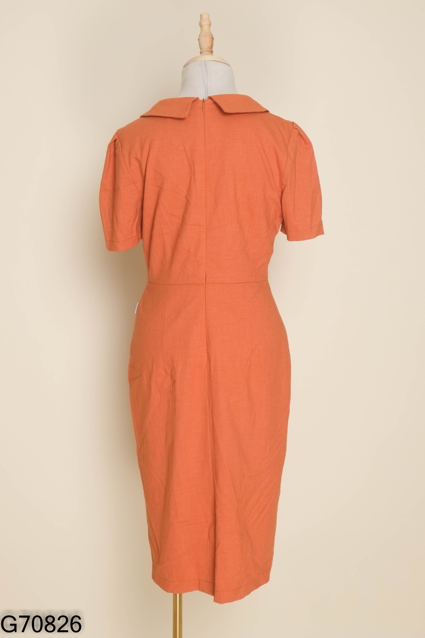 Váy M OUTFIT cam cổ bẻ