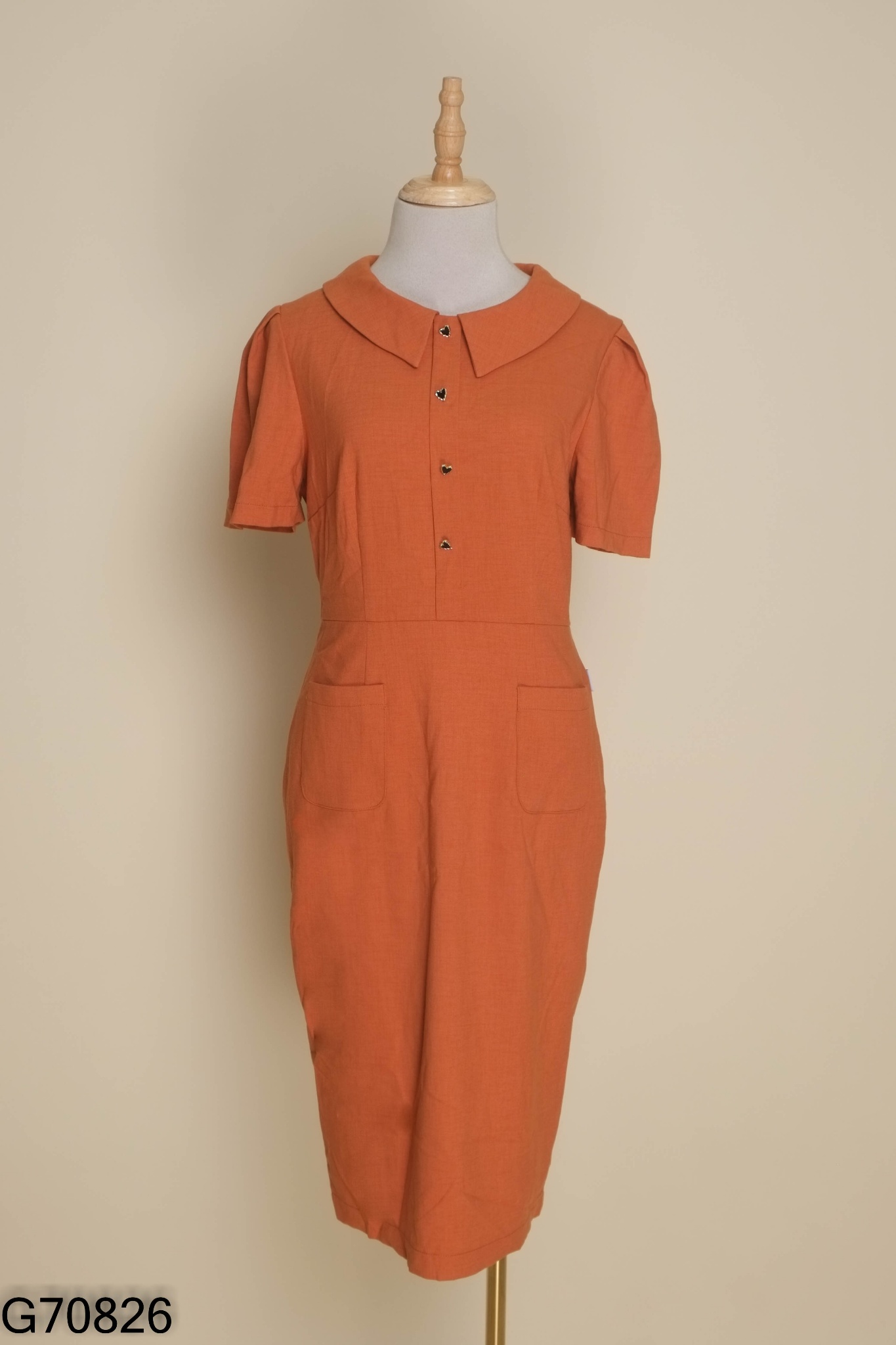 Váy M OUTFIT cam cổ bẻ