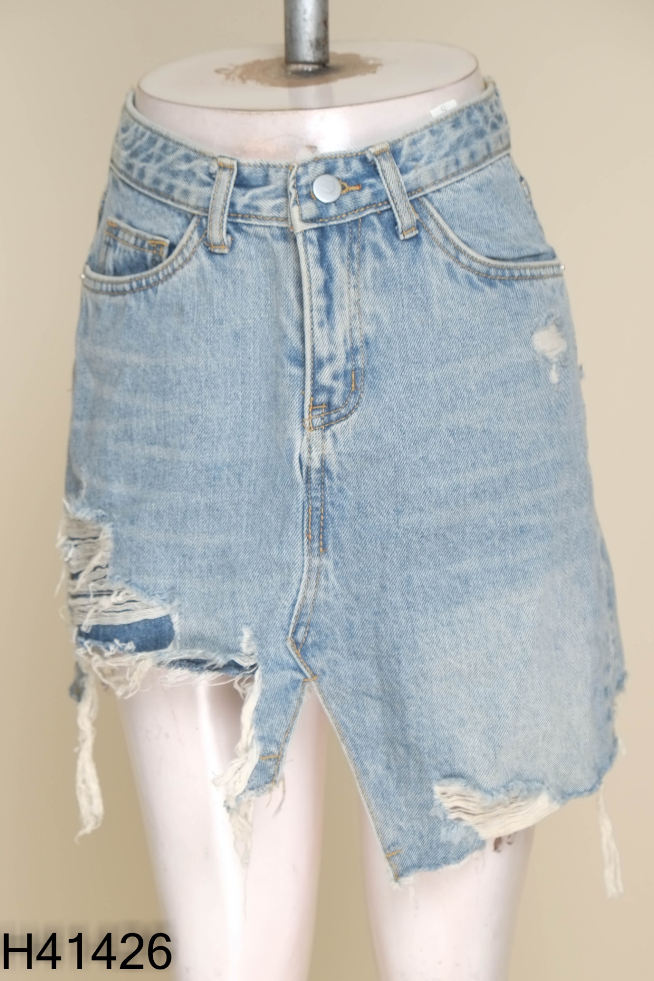 Chân váy jeans xanh rách