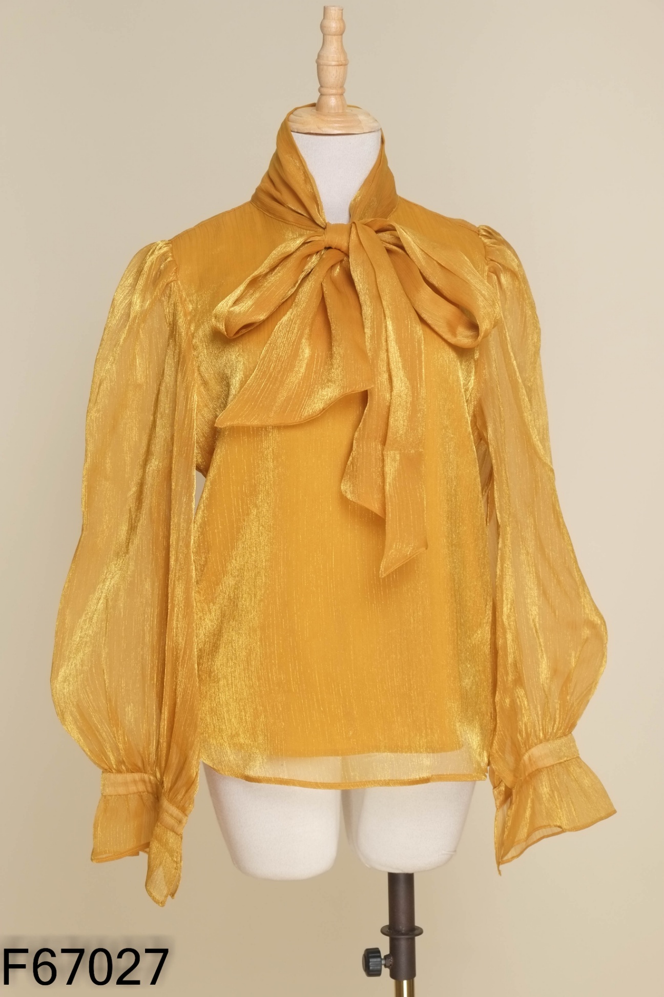 Áo MOON STORE vàng buộc nơ