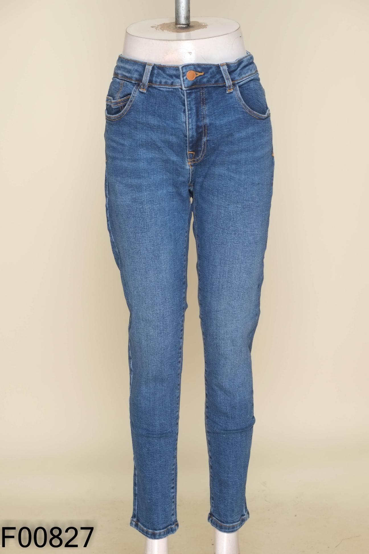 Quần jeans cạp trễ xanh