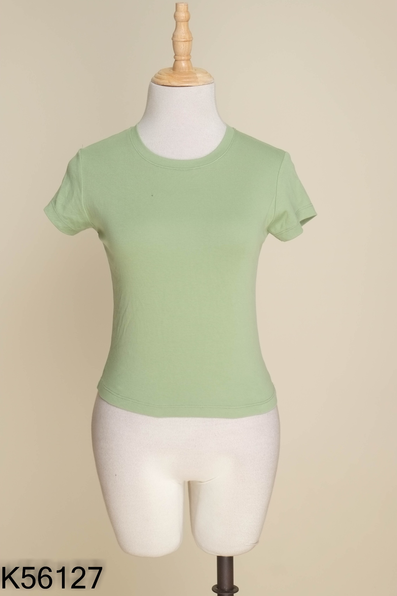 Áo UNIQLO xanh trơn
