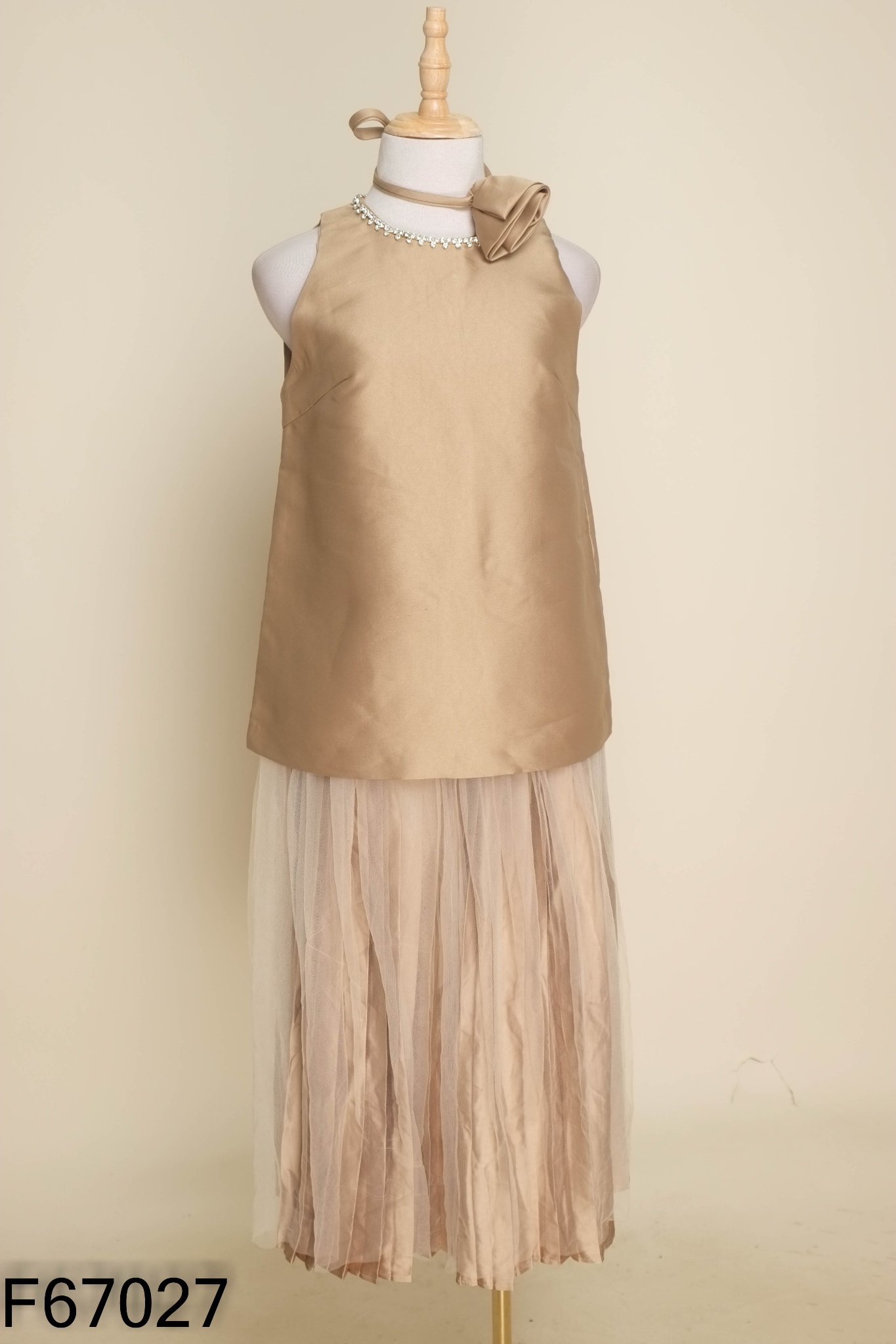 NEWTAG SET MẨU BOUTIQUE Áo nâu rêu cổ đính đá + chân váy lưới