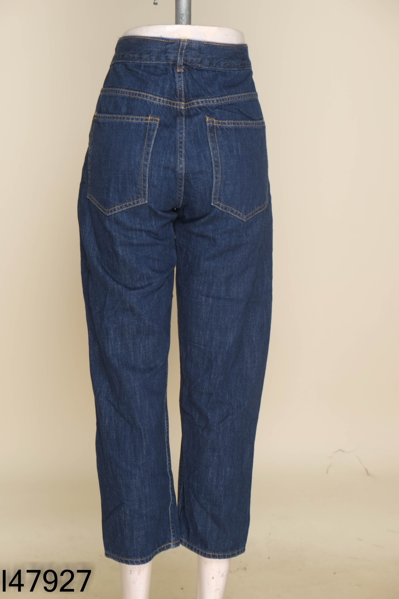 Quần jeans xanh đậm